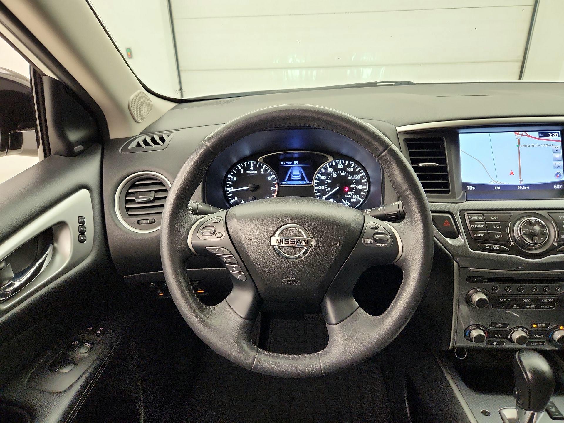 Thumbnail: 2017 Nissan Pathfinder - 10
