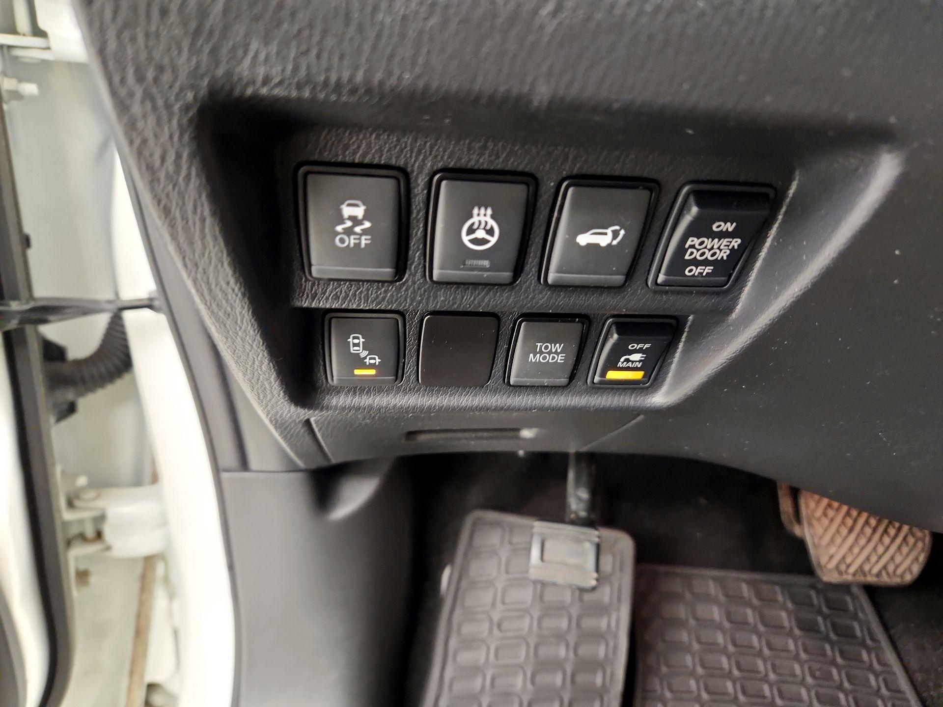 Thumbnail: 2017 Nissan Pathfinder - 13
