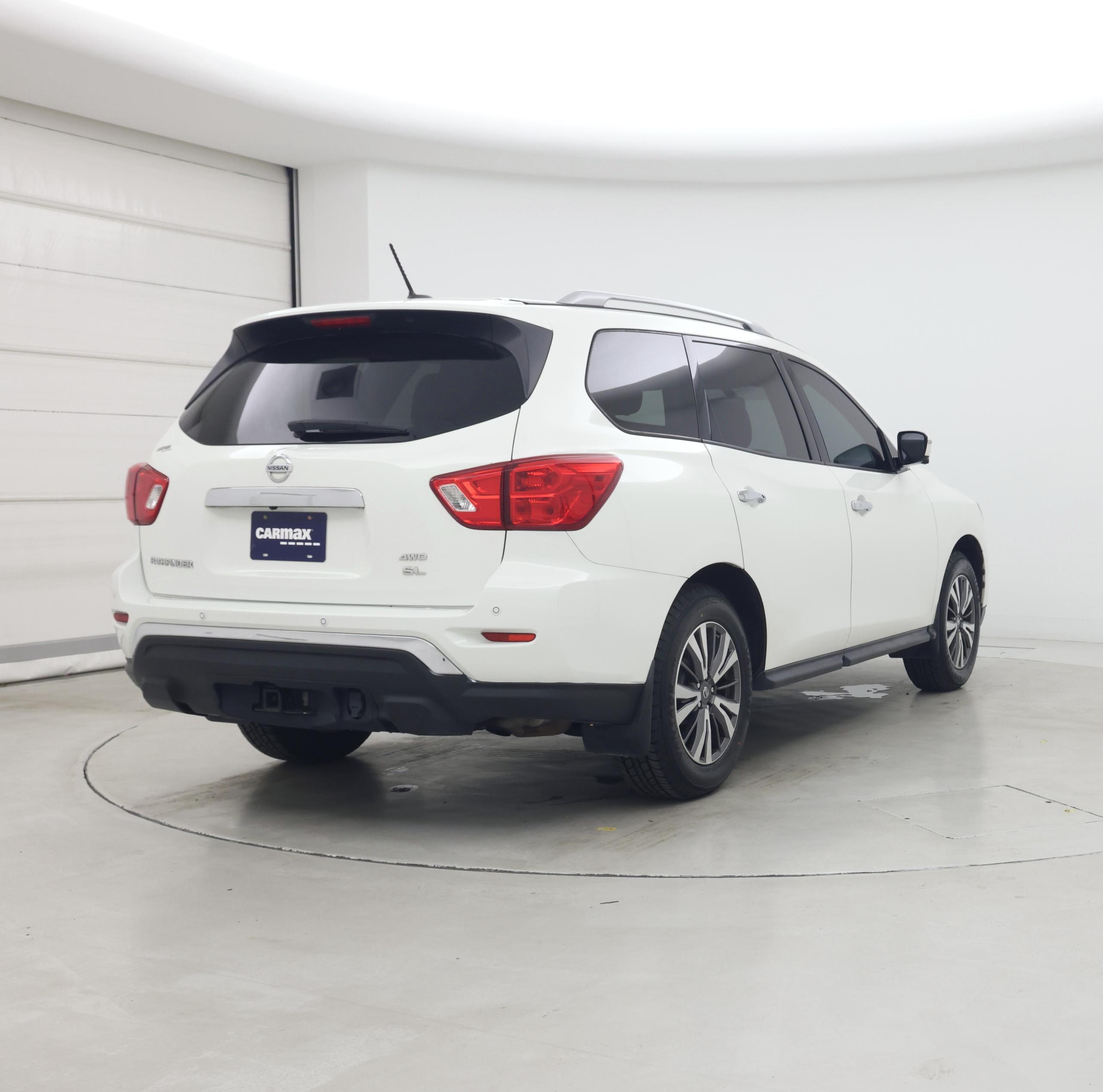 Thumbnail: 2017 Nissan Pathfinder - 8