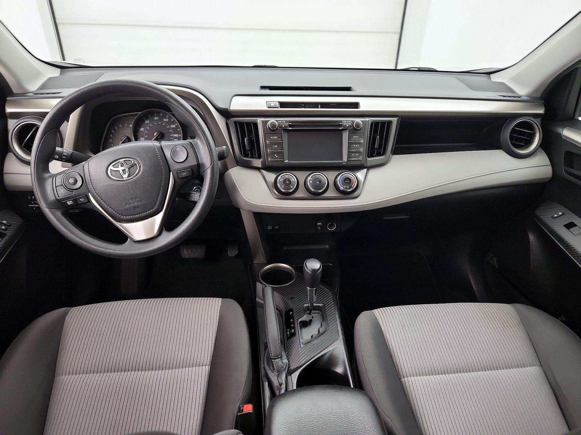 Thumbnail: 2015 Toyota RAV4 - 9