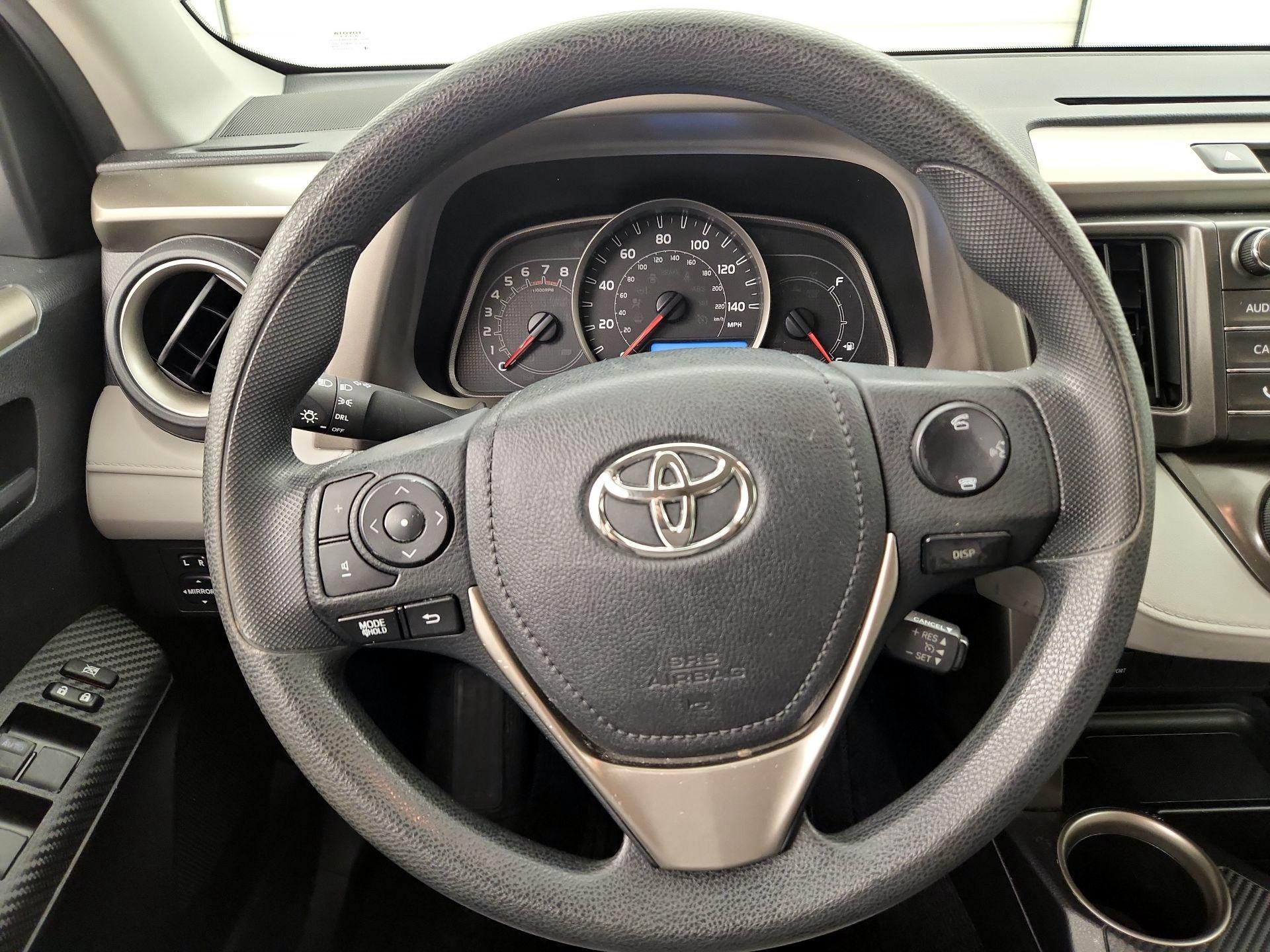Thumbnail: 2015 Toyota RAV4 - 10