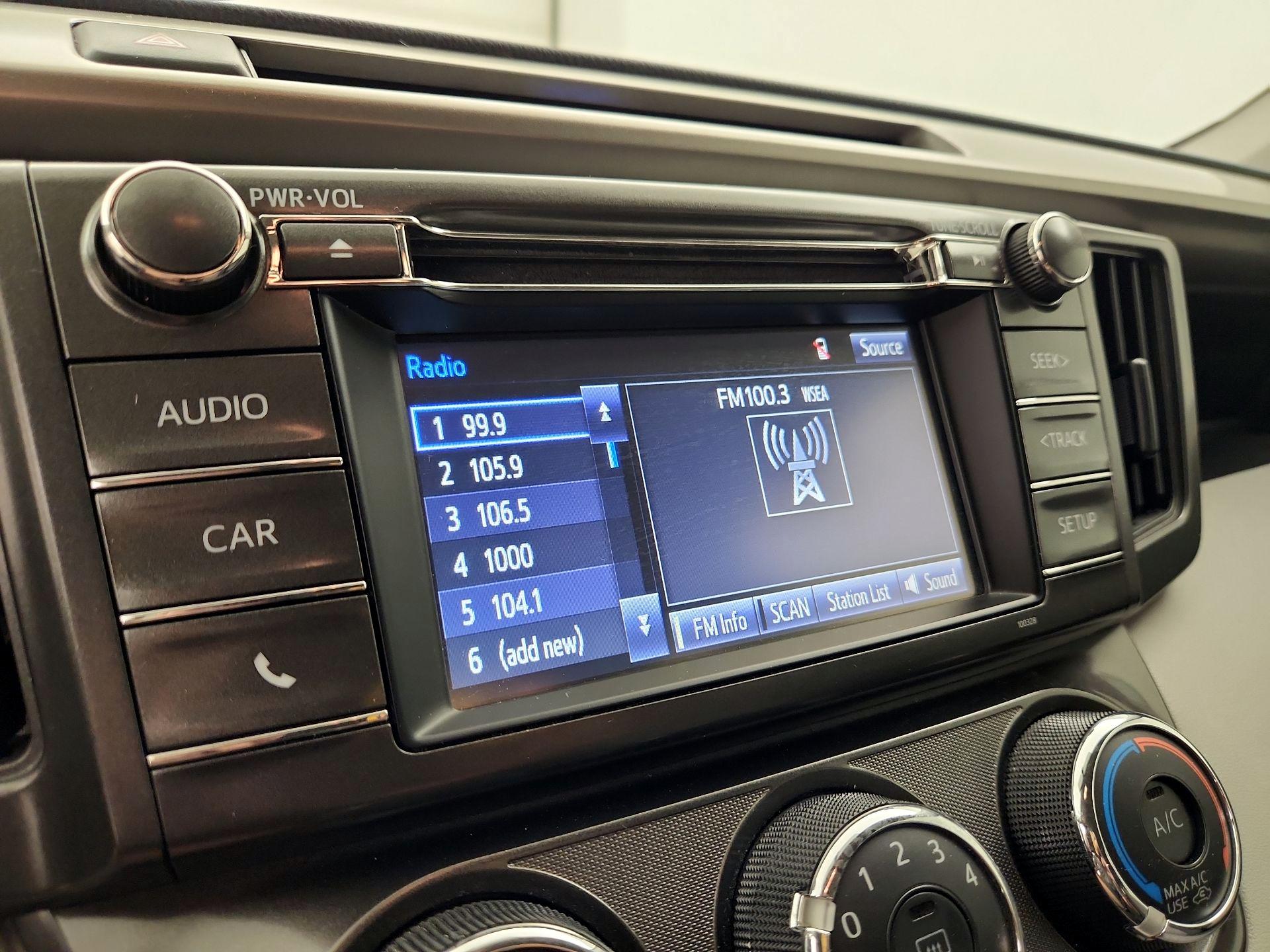 Thumbnail: 2015 Toyota RAV4 - 15