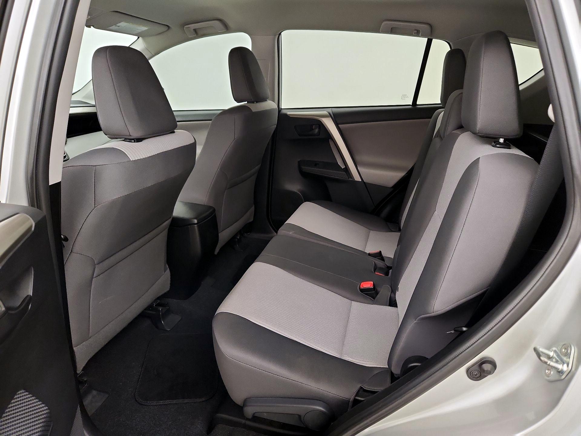 Thumbnail: 2015 Toyota RAV4 - 19