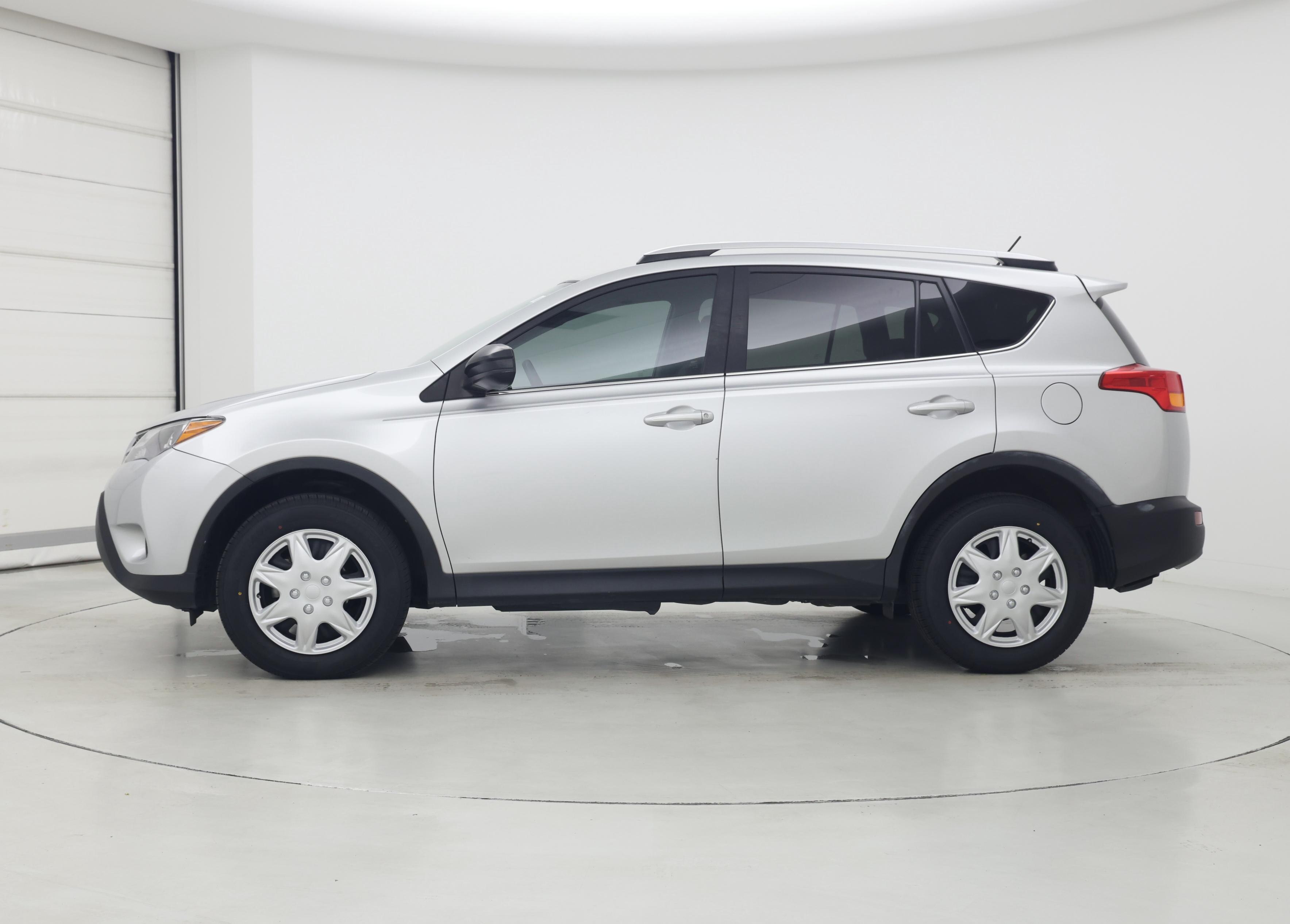 Thumbnail: 2015 Toyota RAV4 - 3