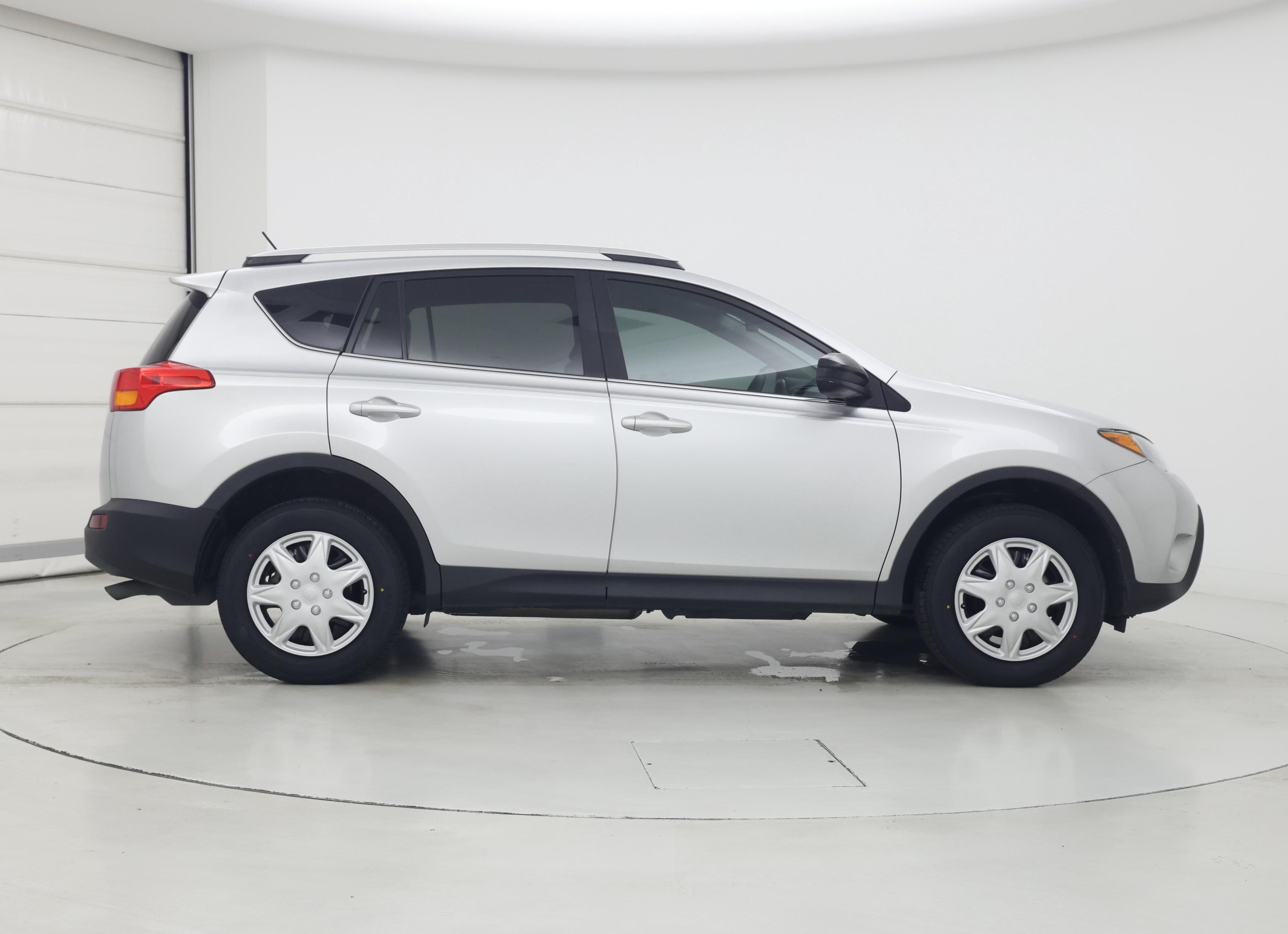 Thumbnail: 2015 Toyota RAV4 - 7