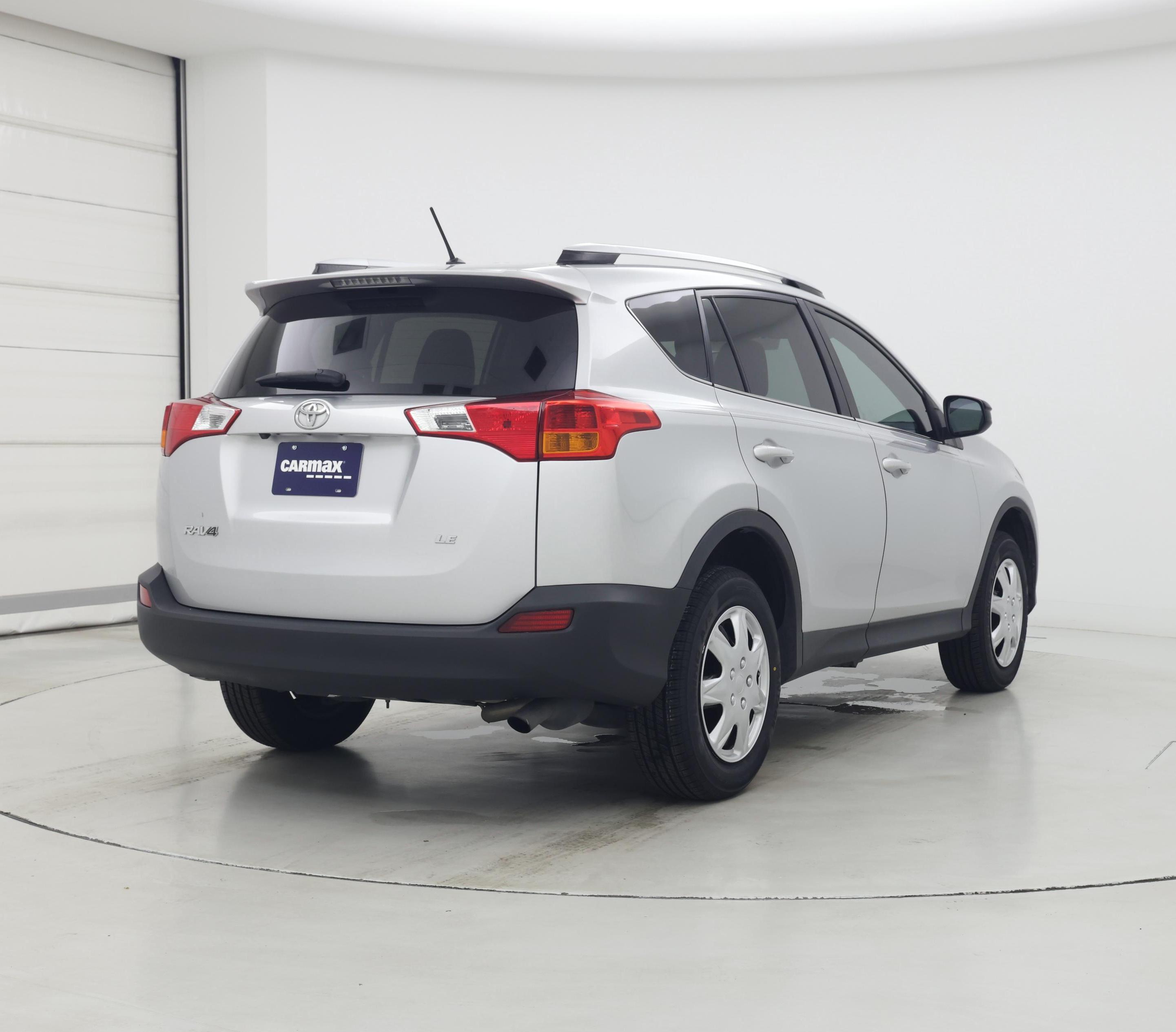 Thumbnail: 2015 Toyota RAV4 - 8