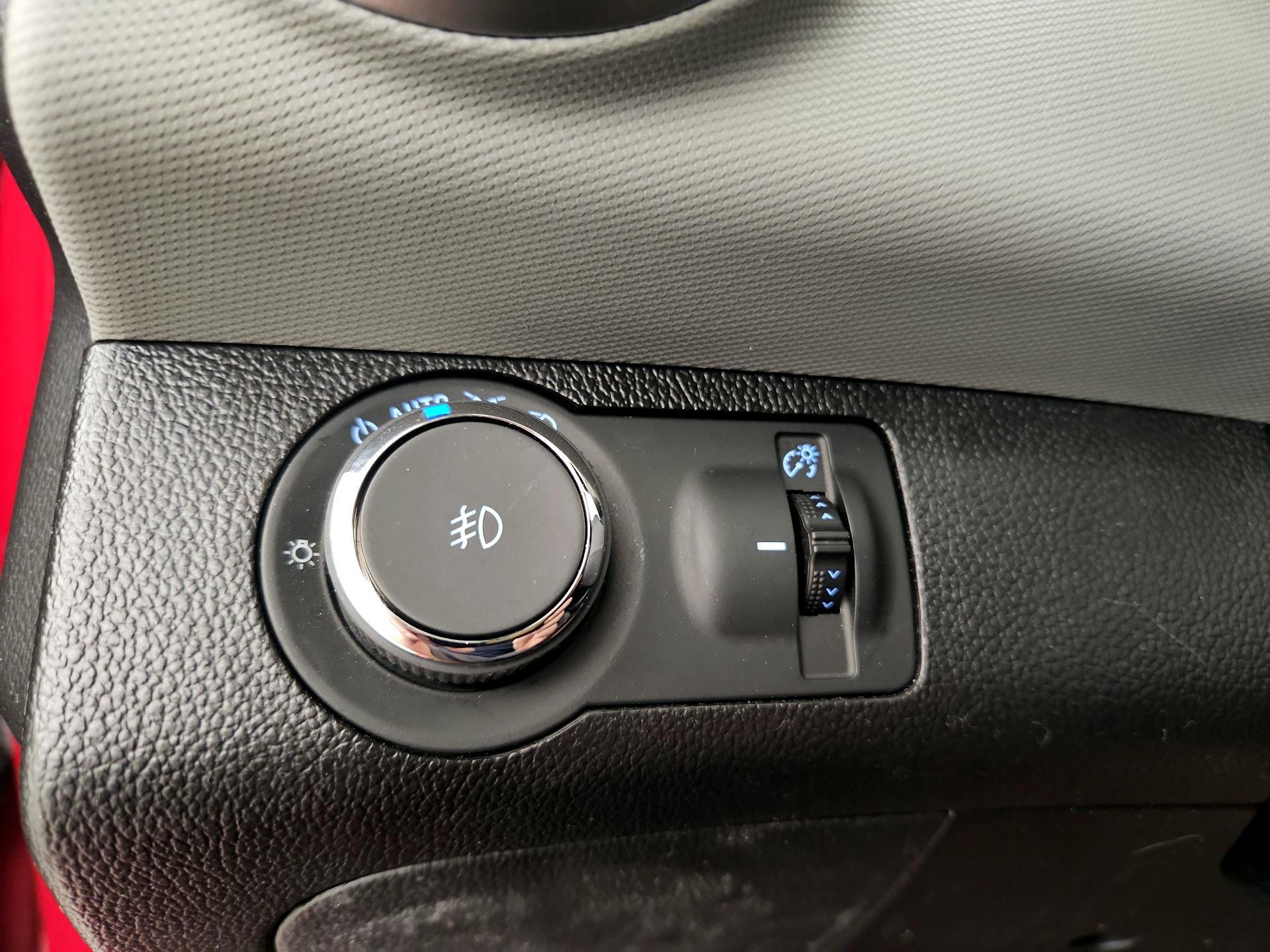 Thumbnail: 2016 Chevrolet Sonic - 13