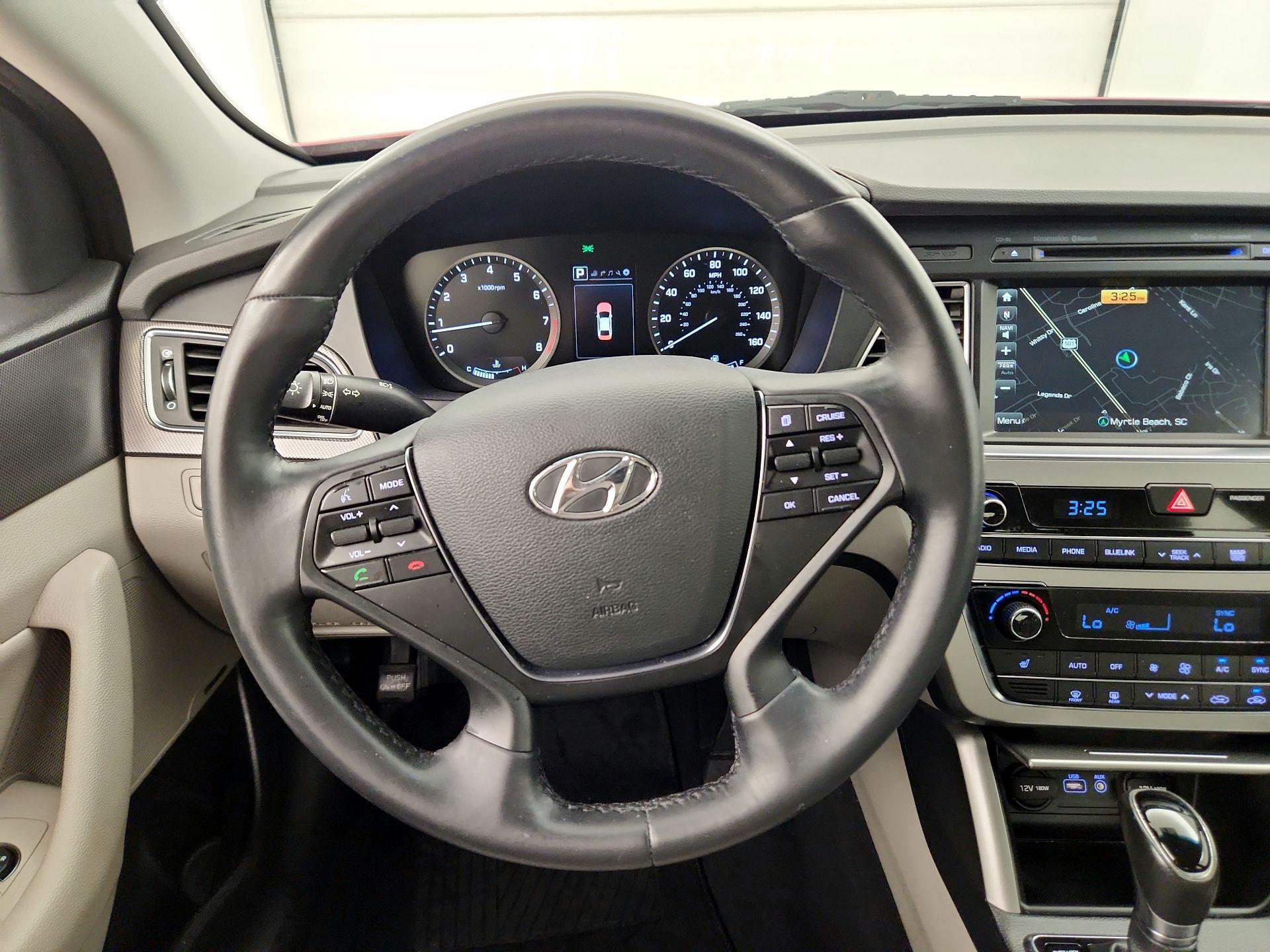 Thumbnail: 2015 Hyundai Sonata - 10