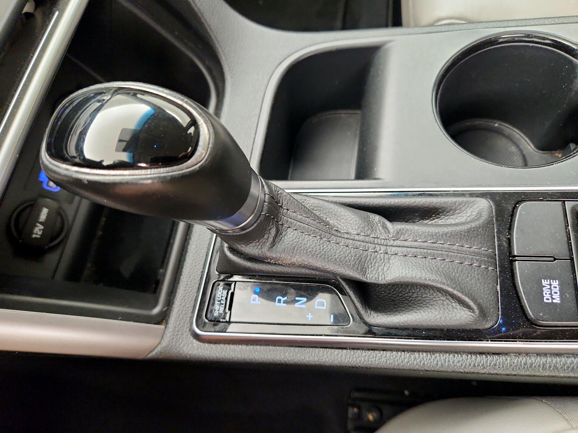 Thumbnail: 2015 Hyundai Sonata - 18