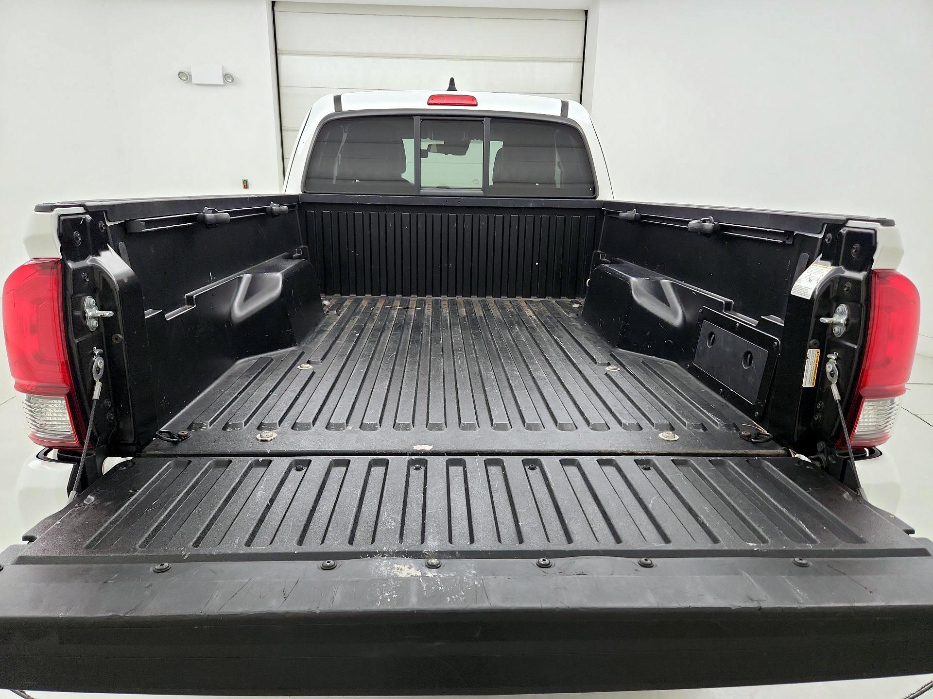 Thumbnail: 2022 Toyota Tacoma - 20