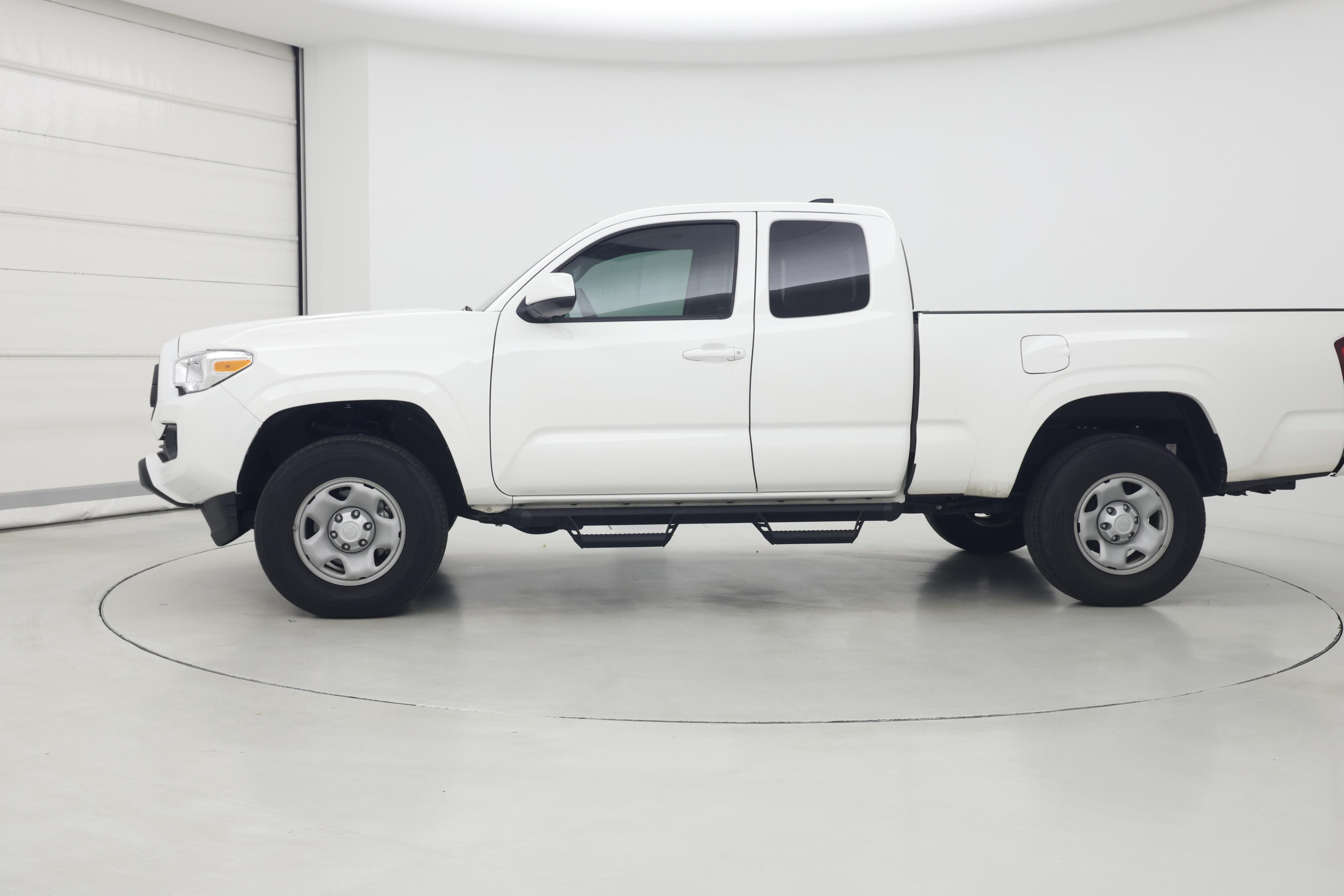 Thumbnail: 2022 Toyota Tacoma - 3