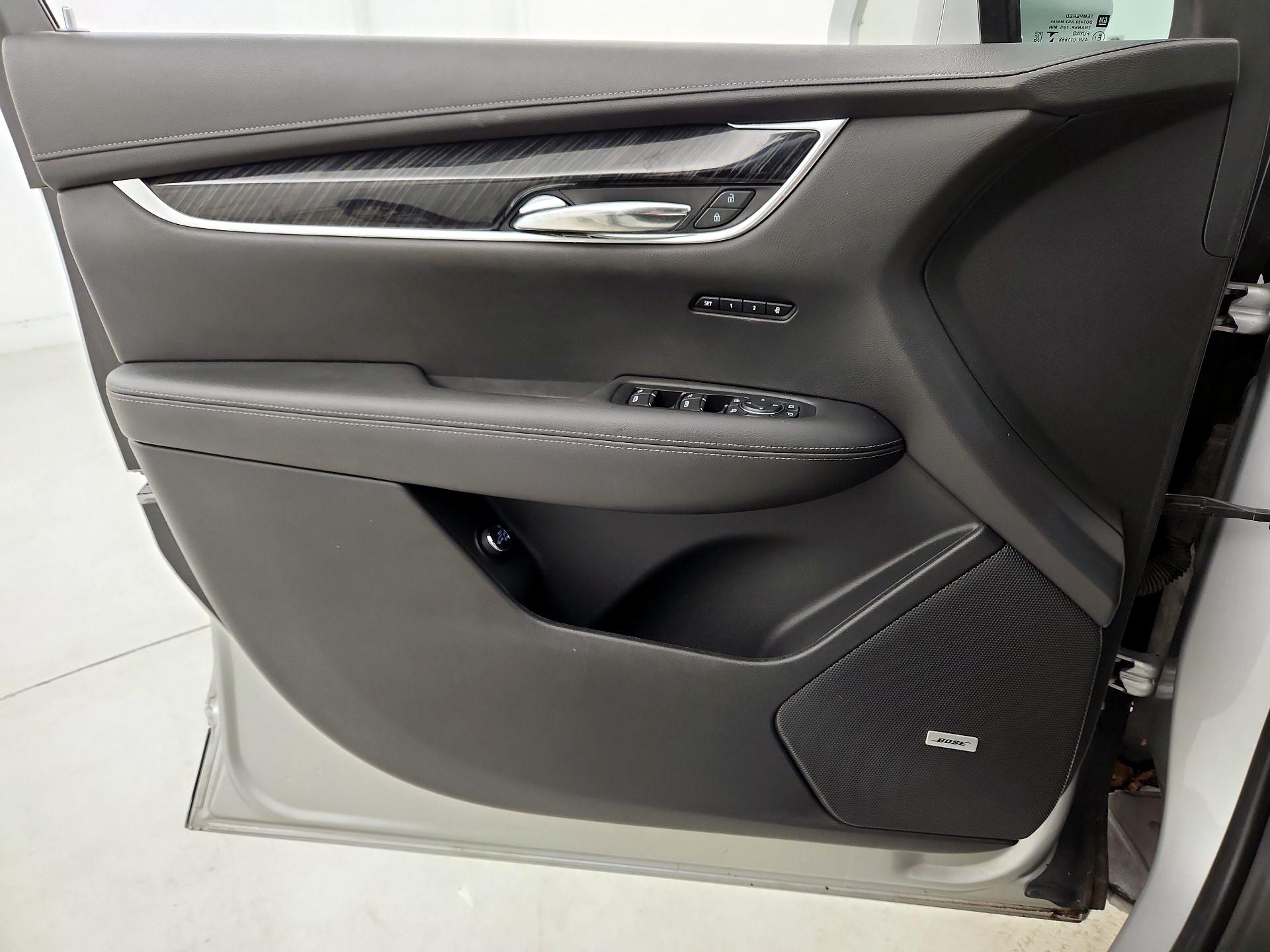 Thumbnail: 2020 Cadillac XT6 - 12