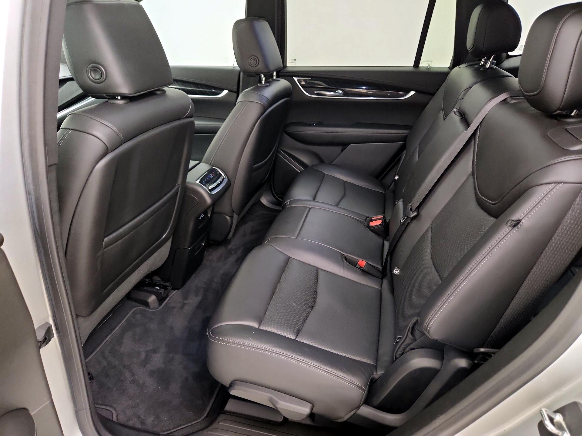 Thumbnail: 2020 Cadillac XT6 - 20