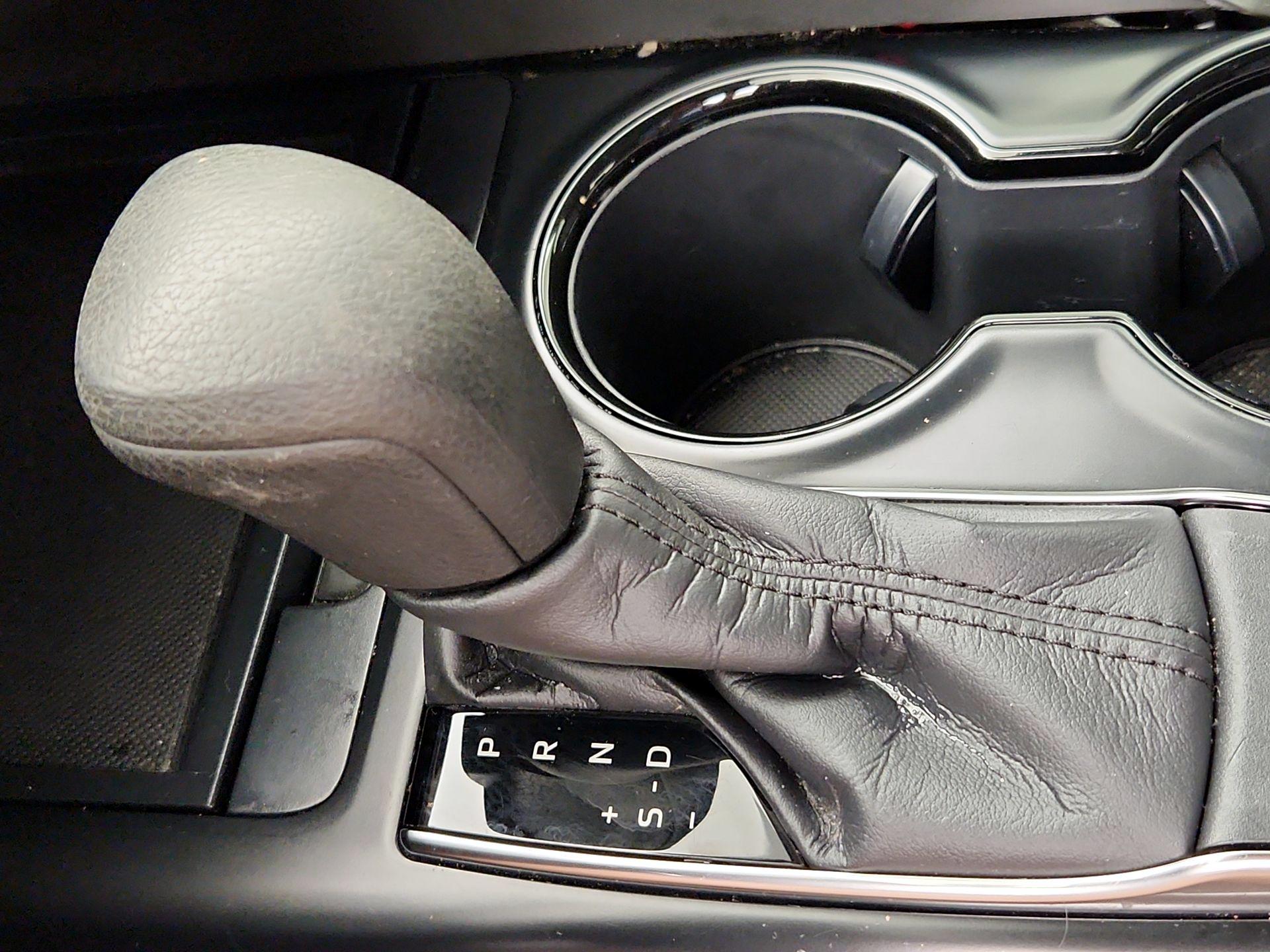 Thumbnail: 2019 Toyota Camry - 17
