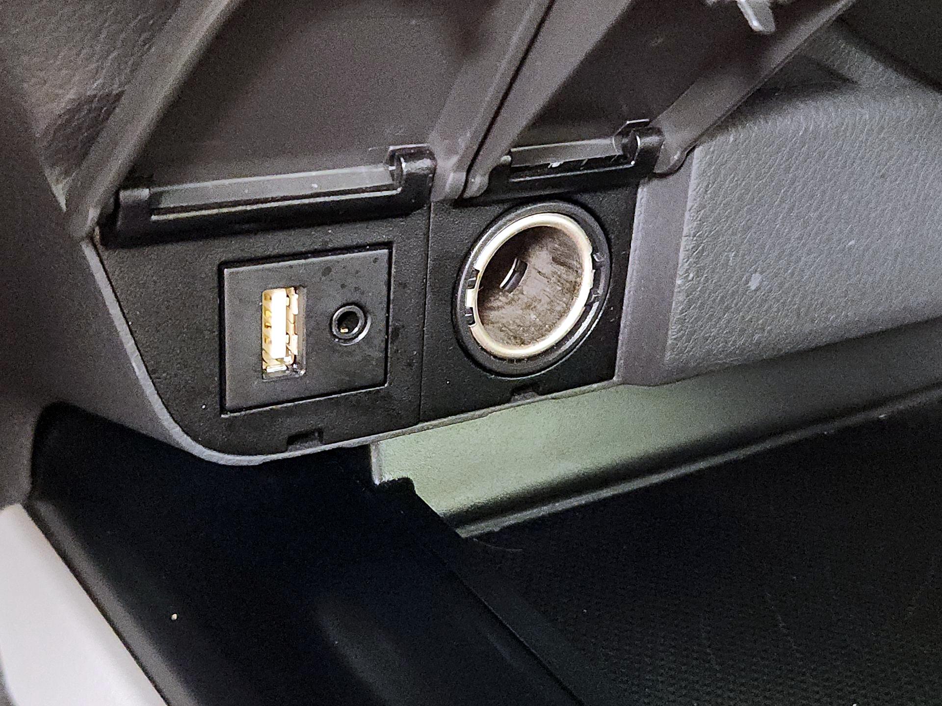 Thumbnail: 2019 Toyota Camry - 18