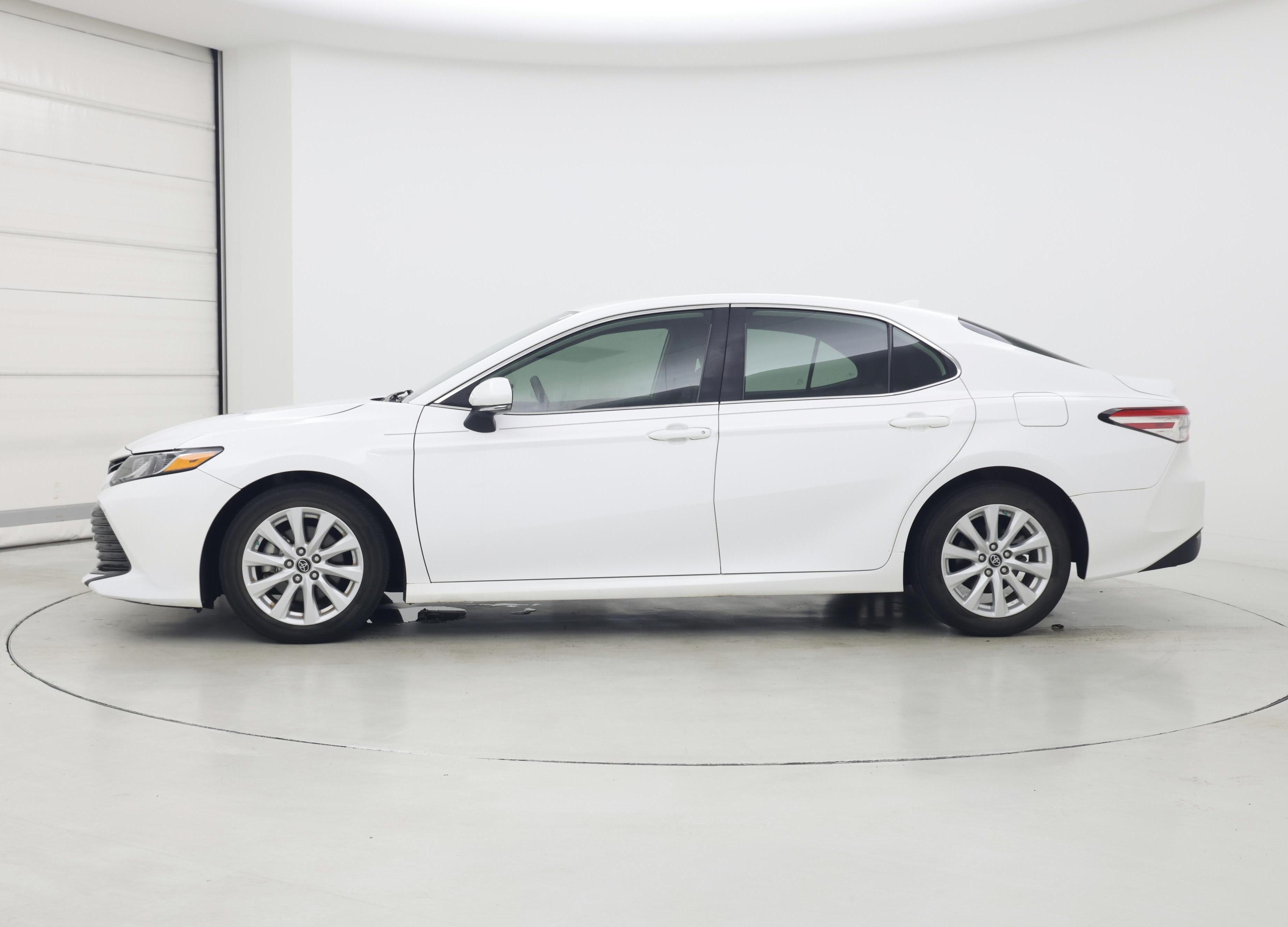 Thumbnail: 2019 Toyota Camry - 3