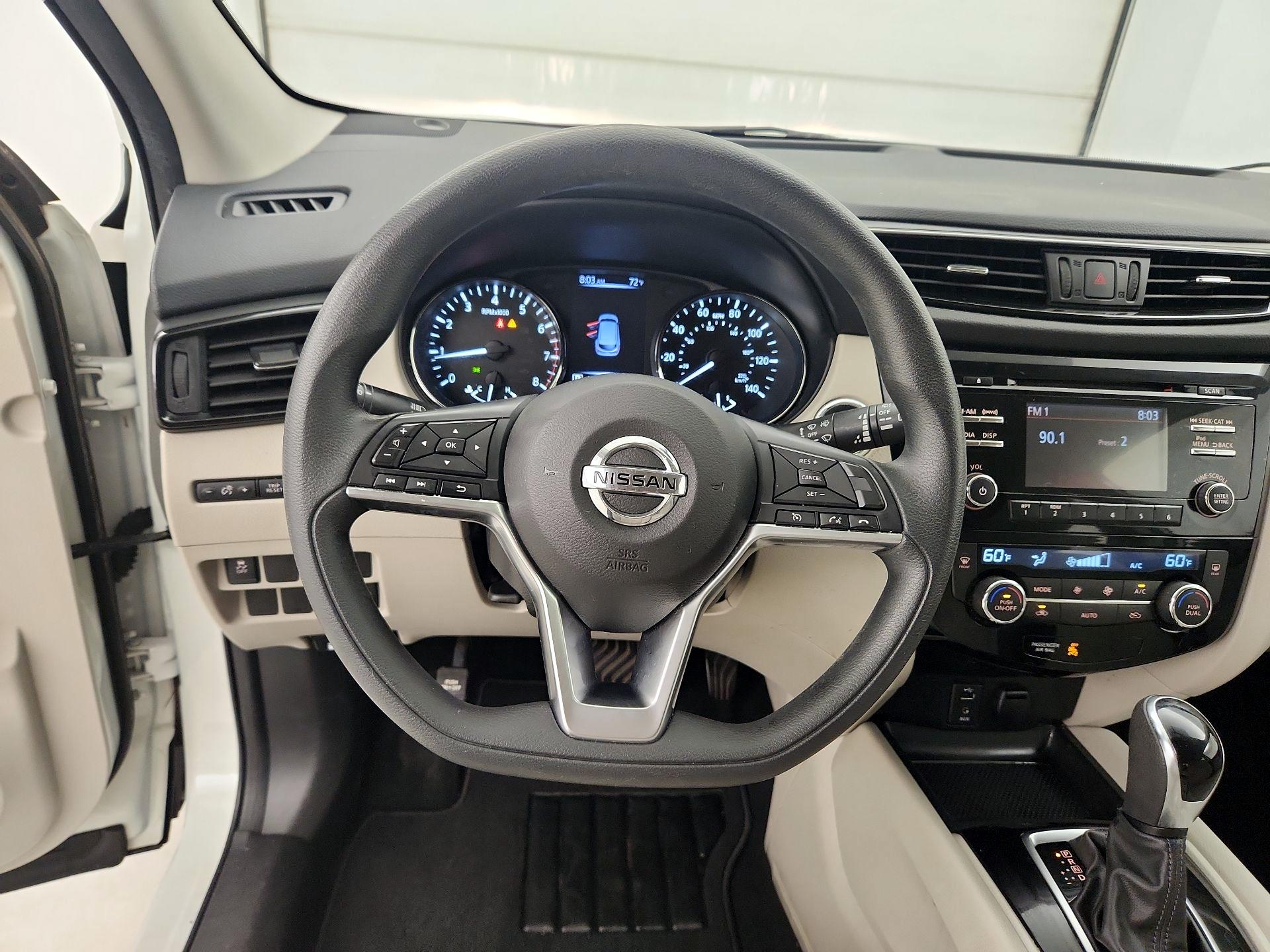 Thumbnail: 2018 Nissan Rogue Sport - 10
