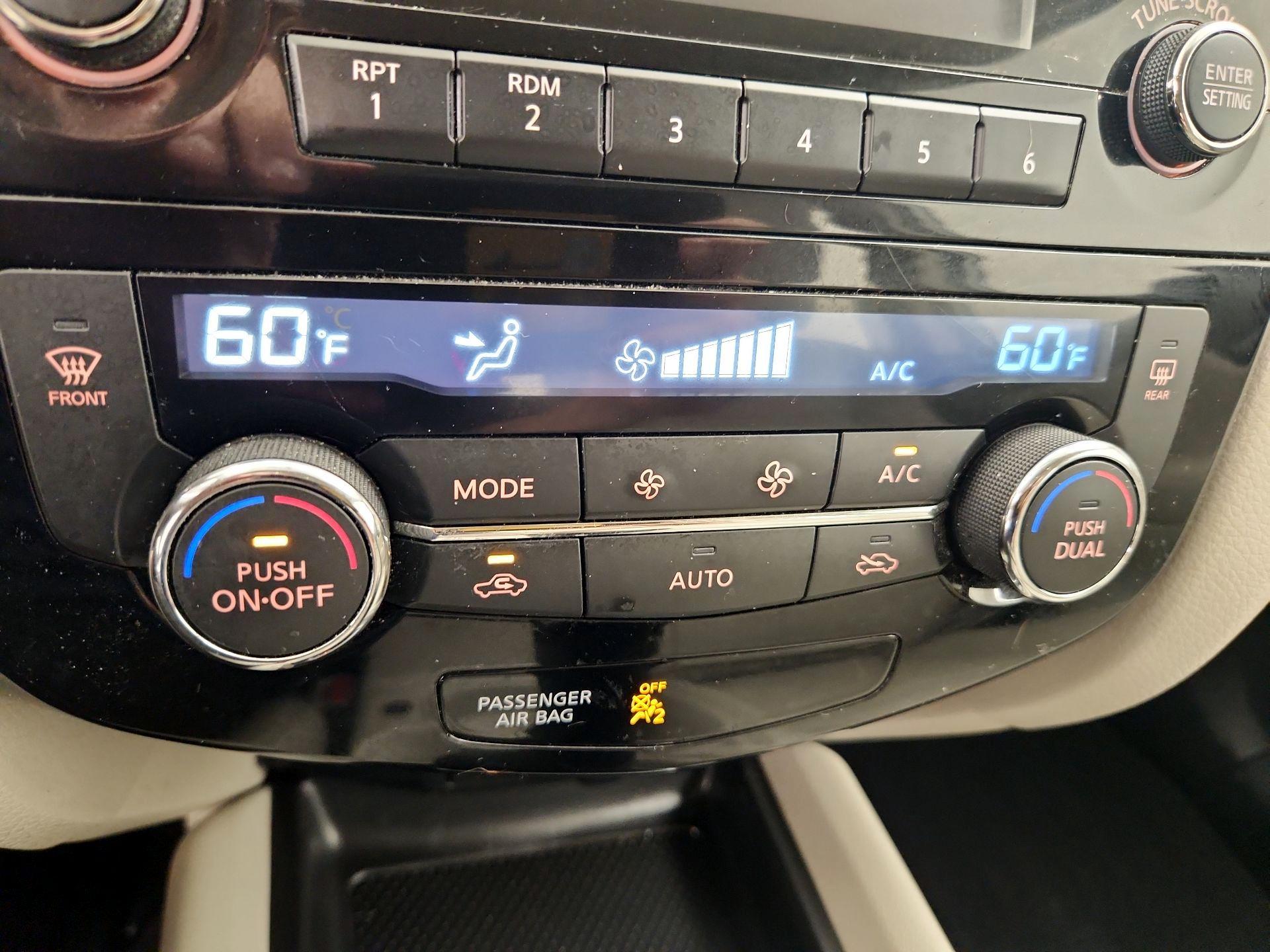 Thumbnail: 2018 Nissan Rogue Sport - 16