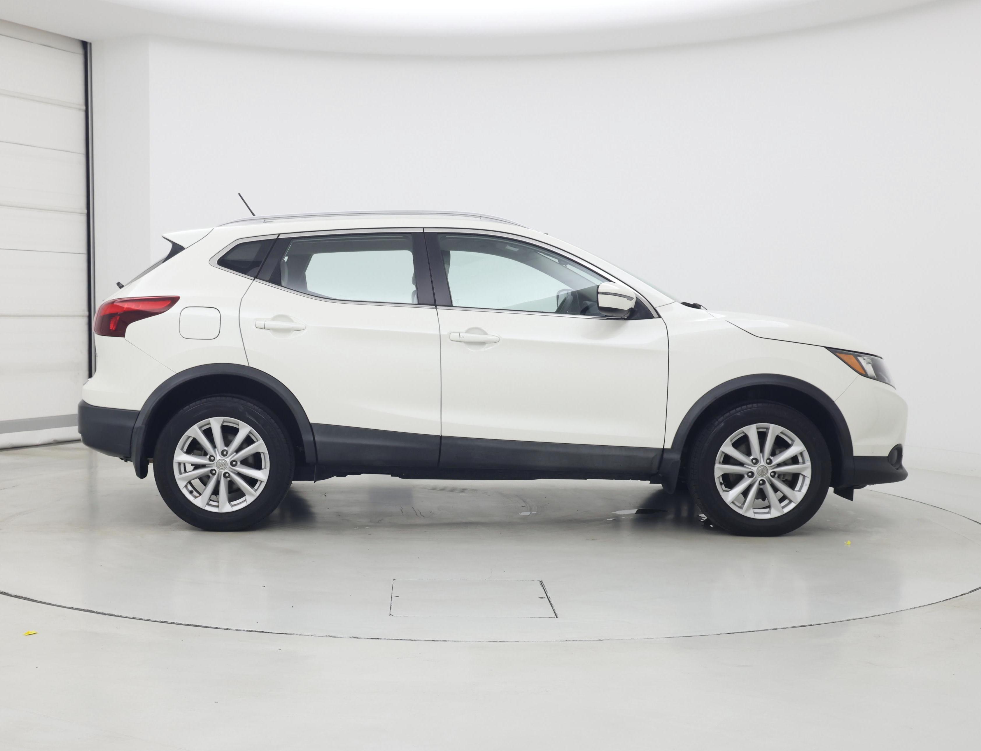 Thumbnail: 2018 Nissan Rogue Sport - 7