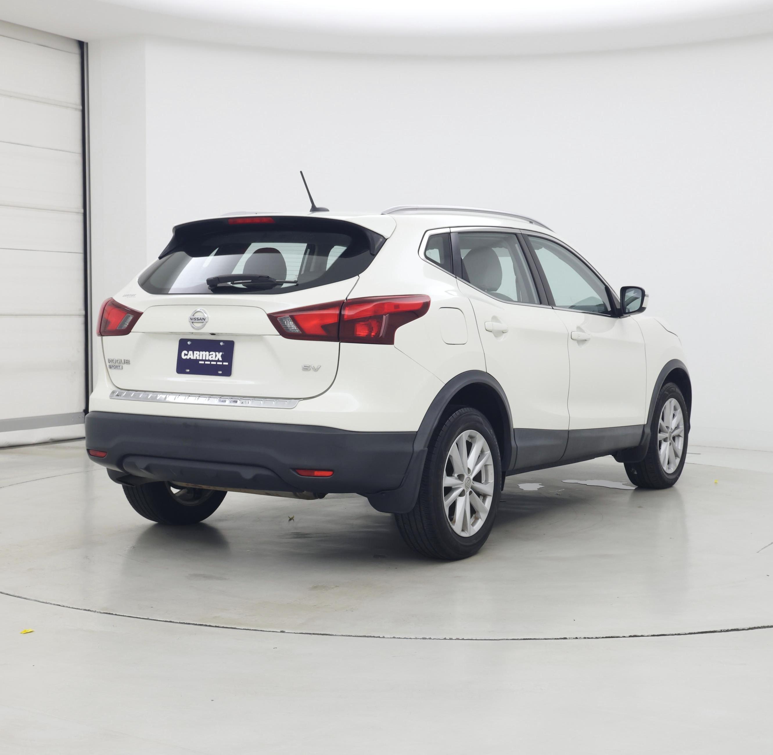 Thumbnail: 2018 Nissan Rogue Sport - 8