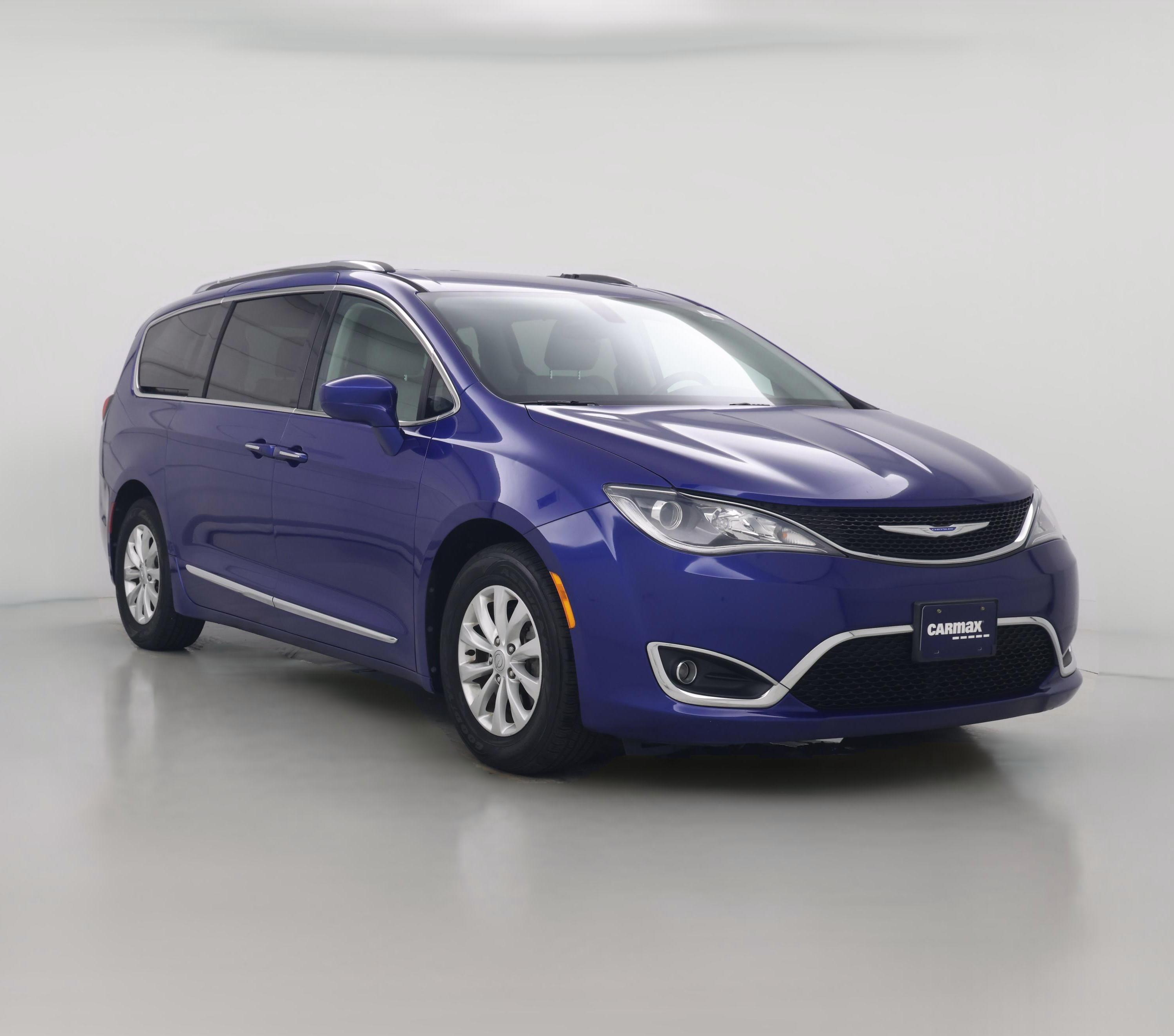 Thumbnail: 2018 Chrysler Pacifica - 1