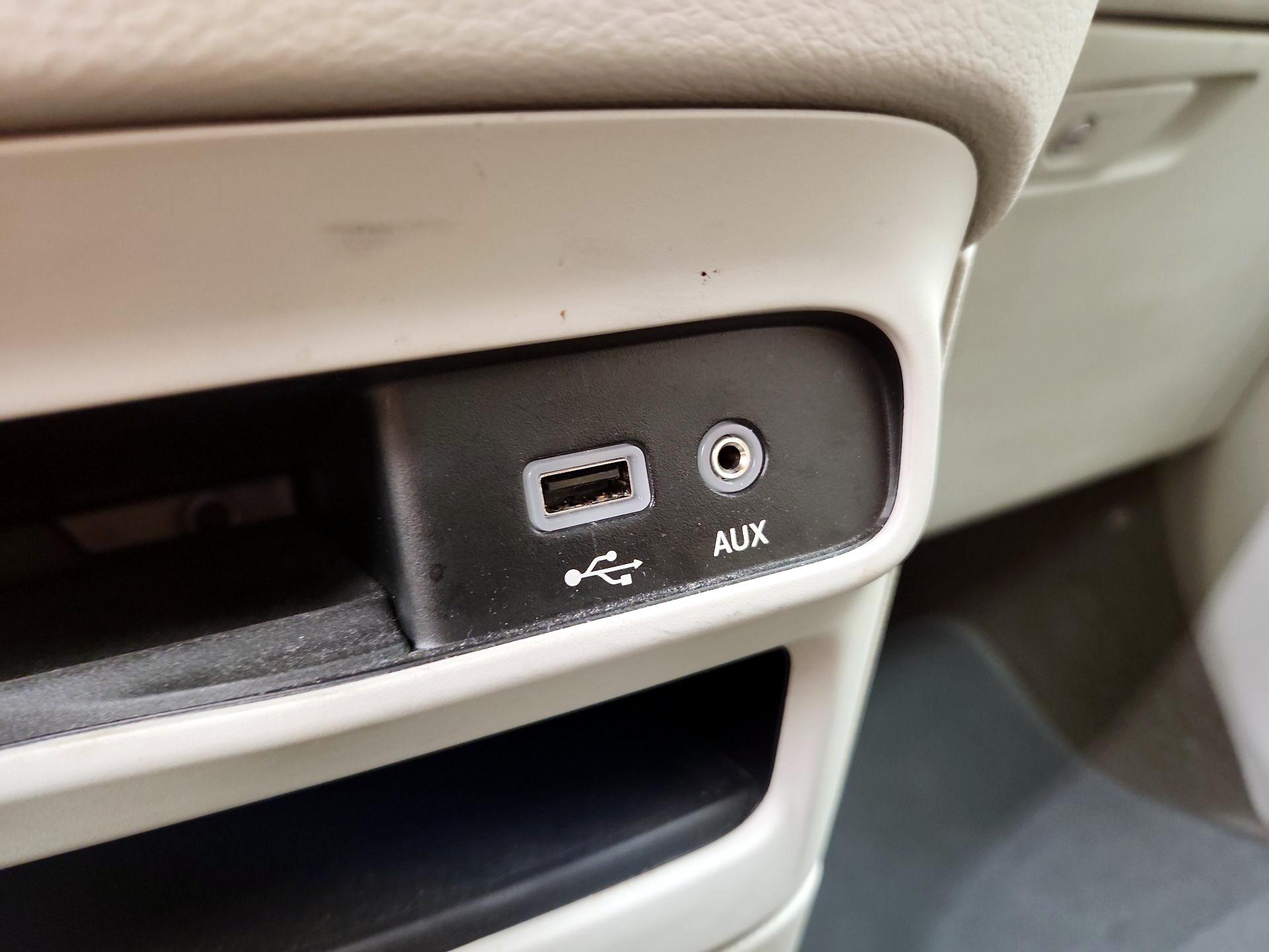 Thumbnail: 2018 Chrysler Pacifica - 18