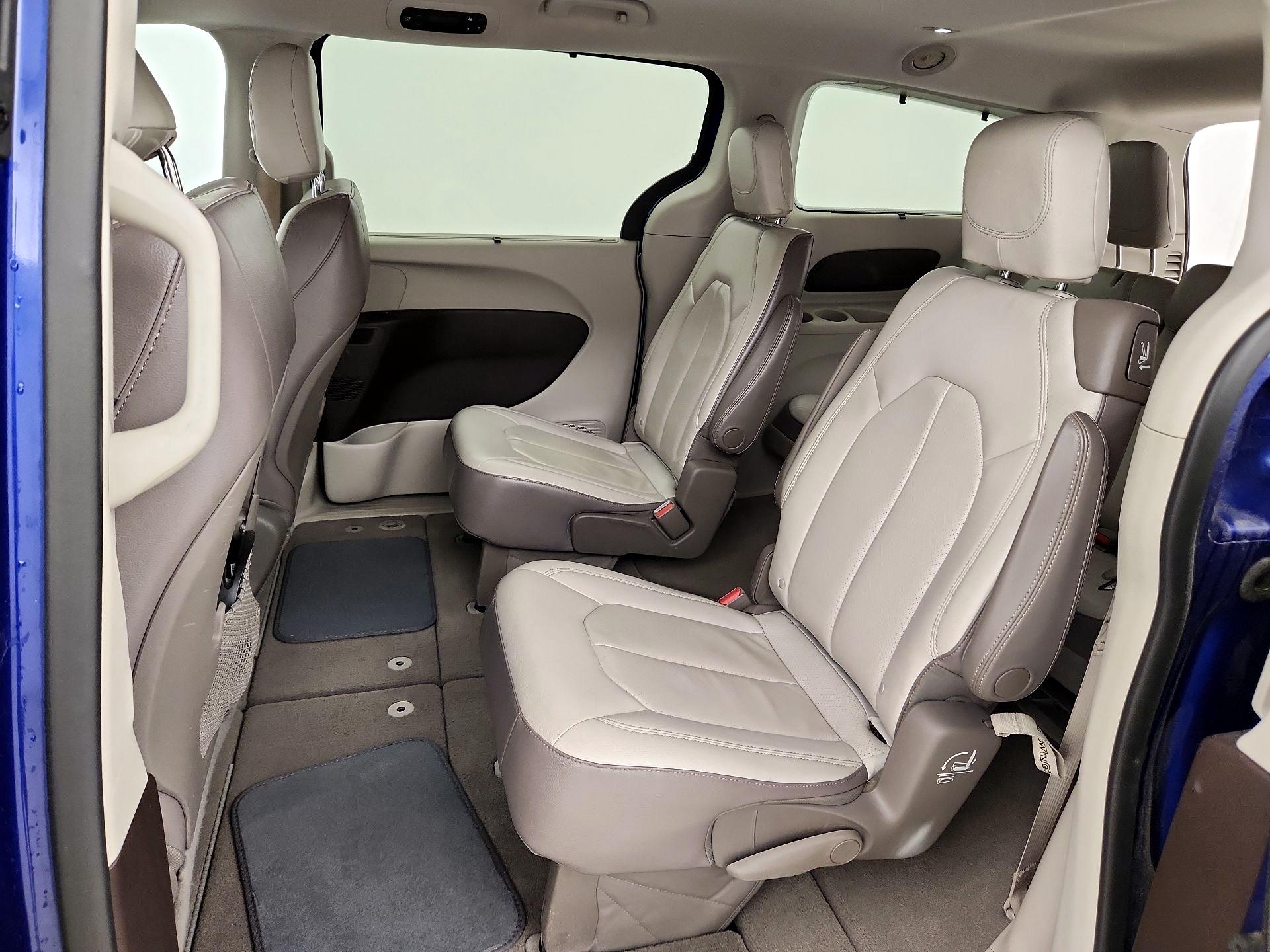 Thumbnail: 2018 Chrysler Pacifica - 19