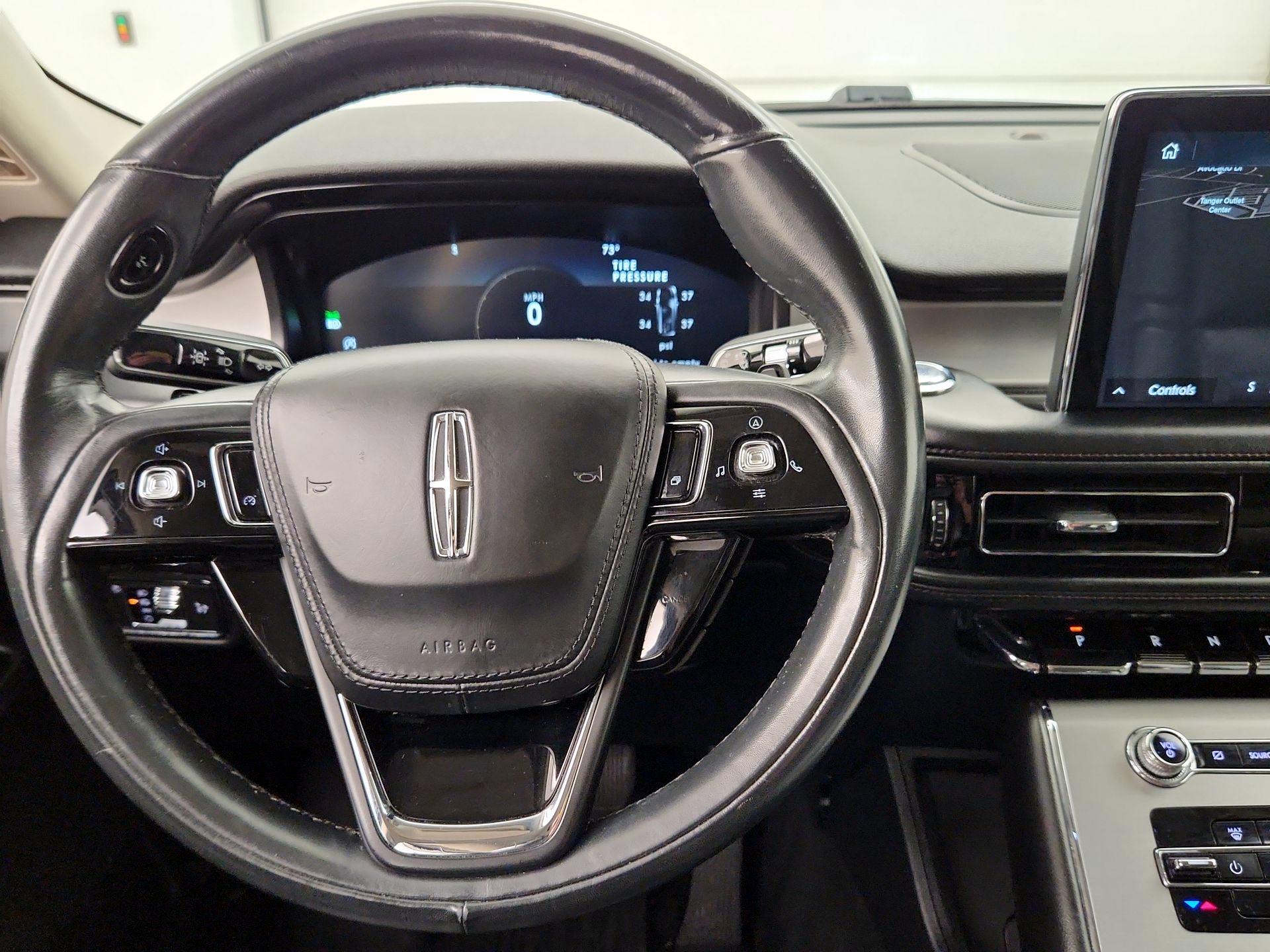 Thumbnail: 2020 Lincoln Aviator - 10