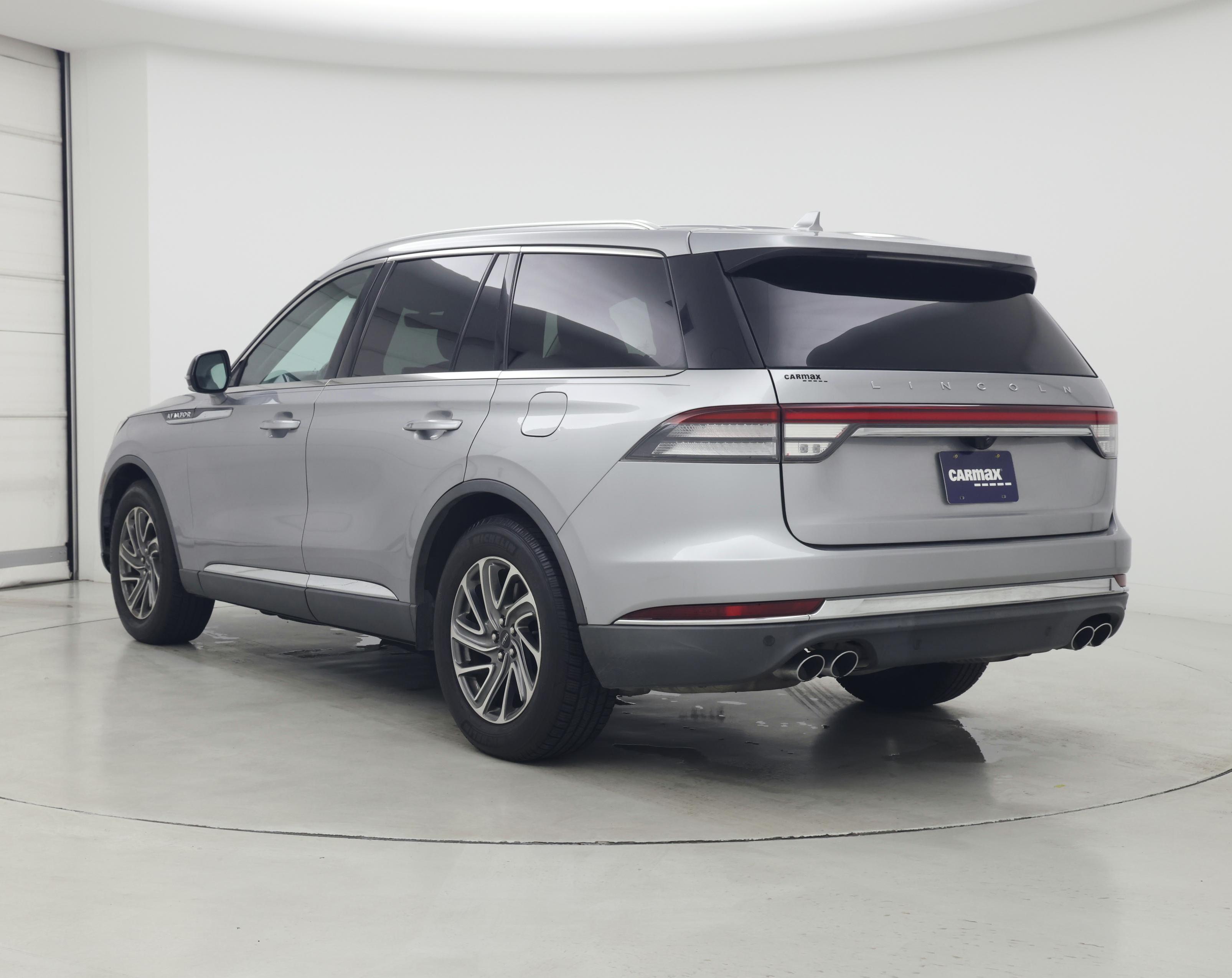 Thumbnail: 2020 Lincoln Aviator - 2
