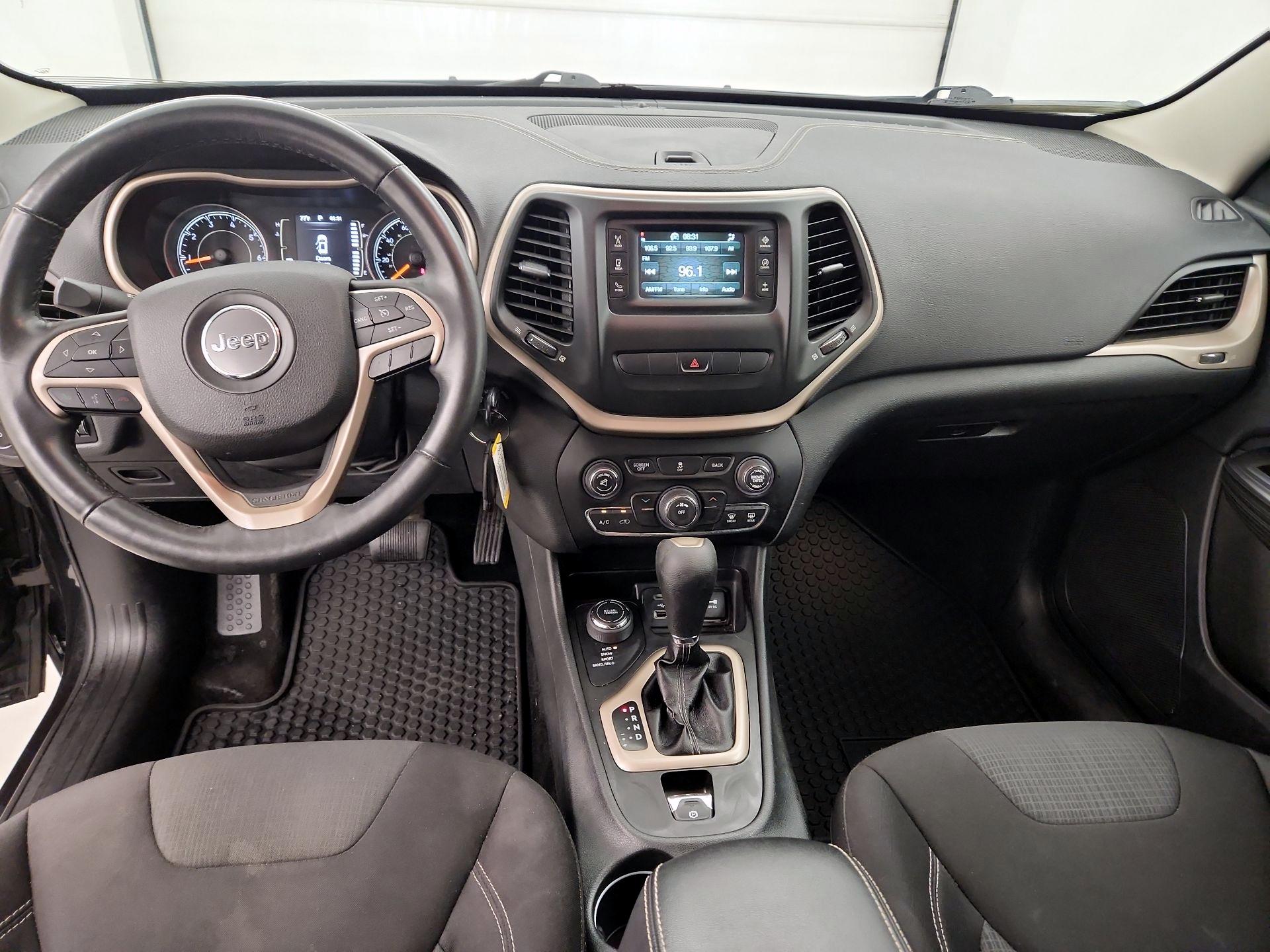 Thumbnail: 2015 Jeep Cherokee - 9