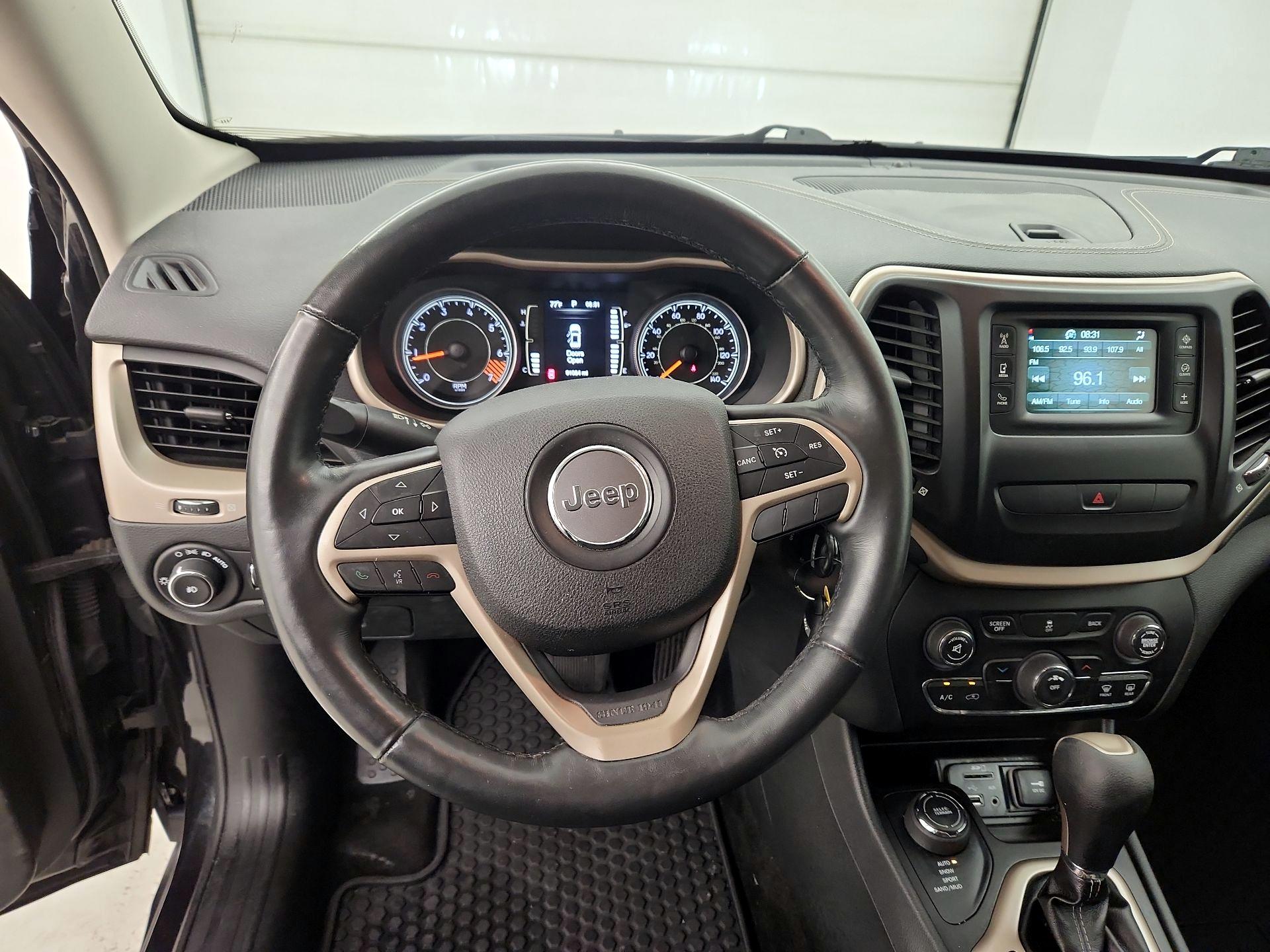 Thumbnail: 2015 Jeep Cherokee - 10
