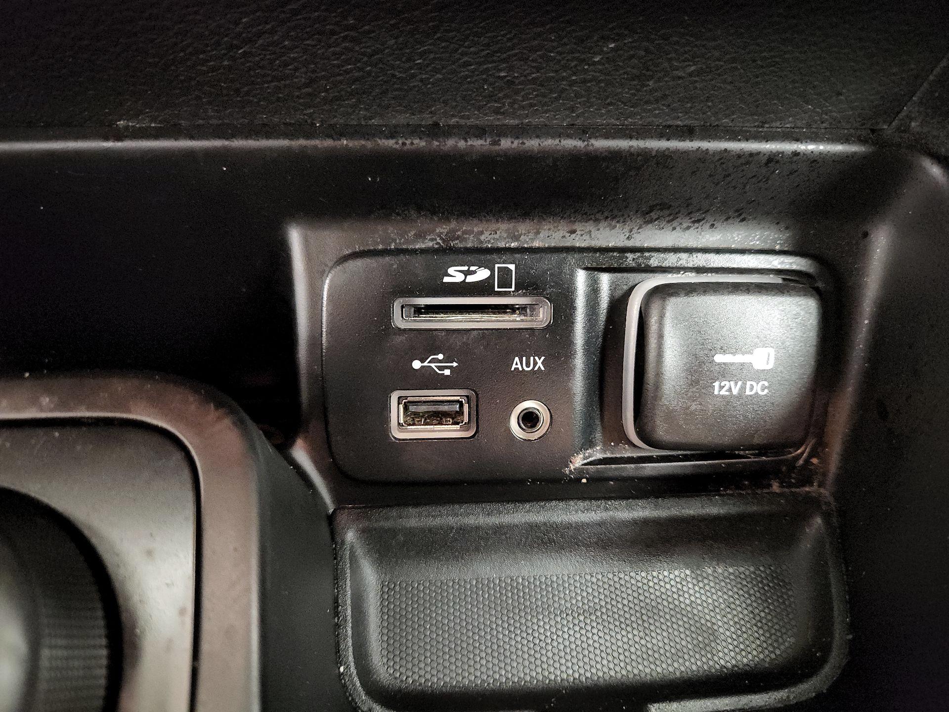 Thumbnail: 2015 Jeep Cherokee - 18