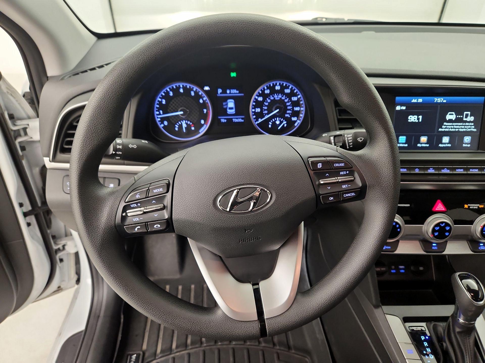 Thumbnail: 2019 Hyundai Elantra - 10