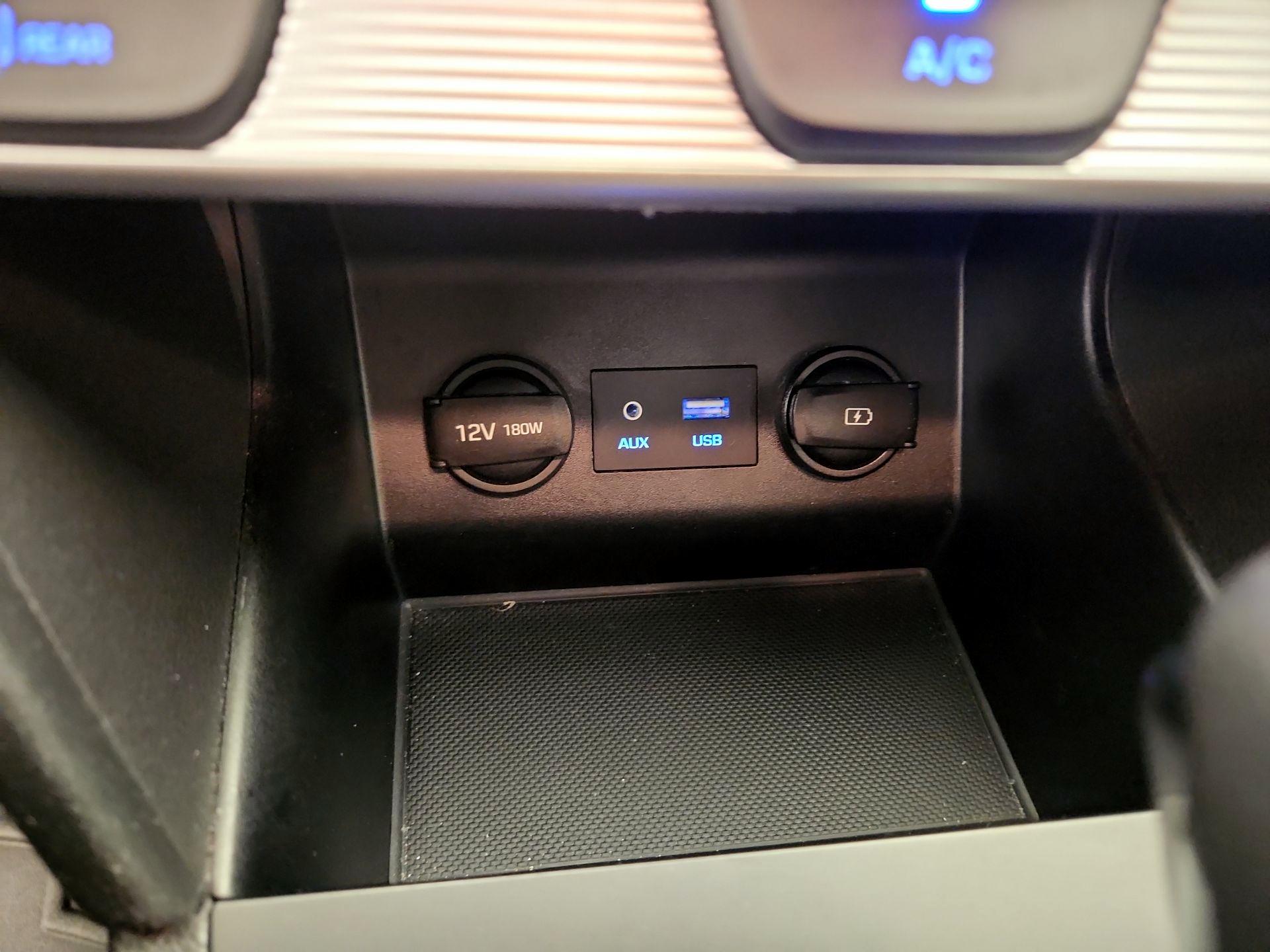 Thumbnail: 2019 Hyundai Elantra - 18