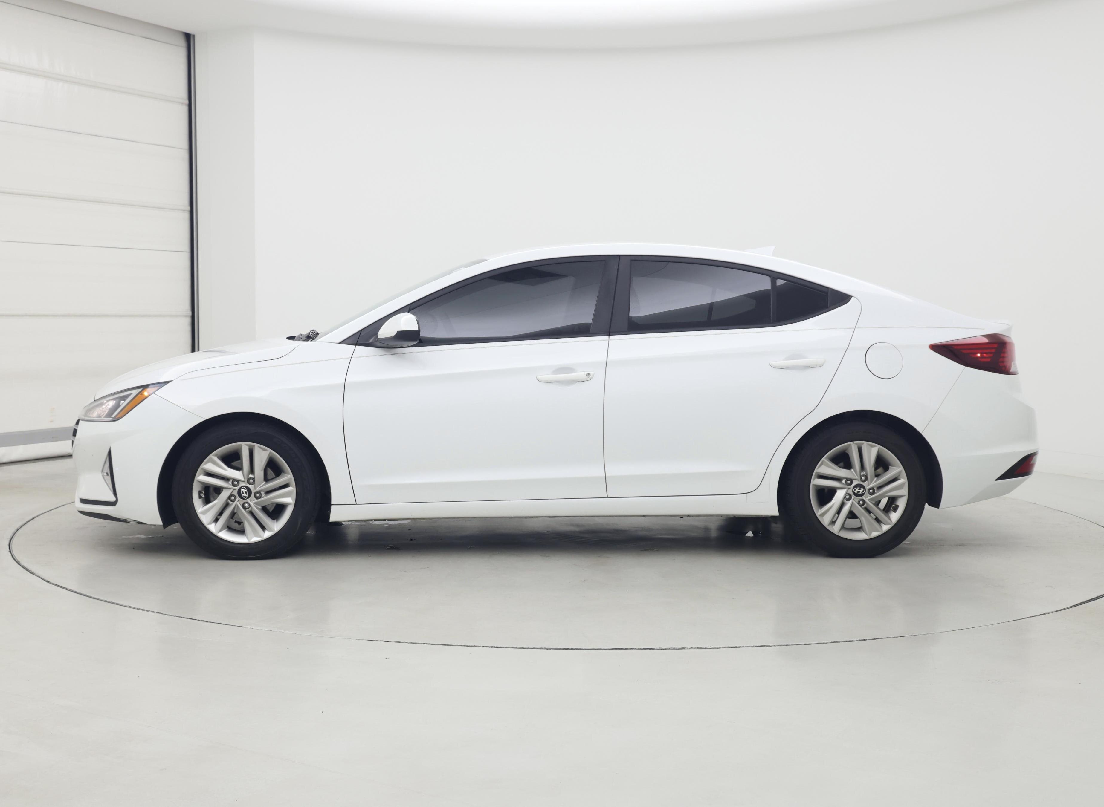 Thumbnail: 2019 Hyundai Elantra - 3