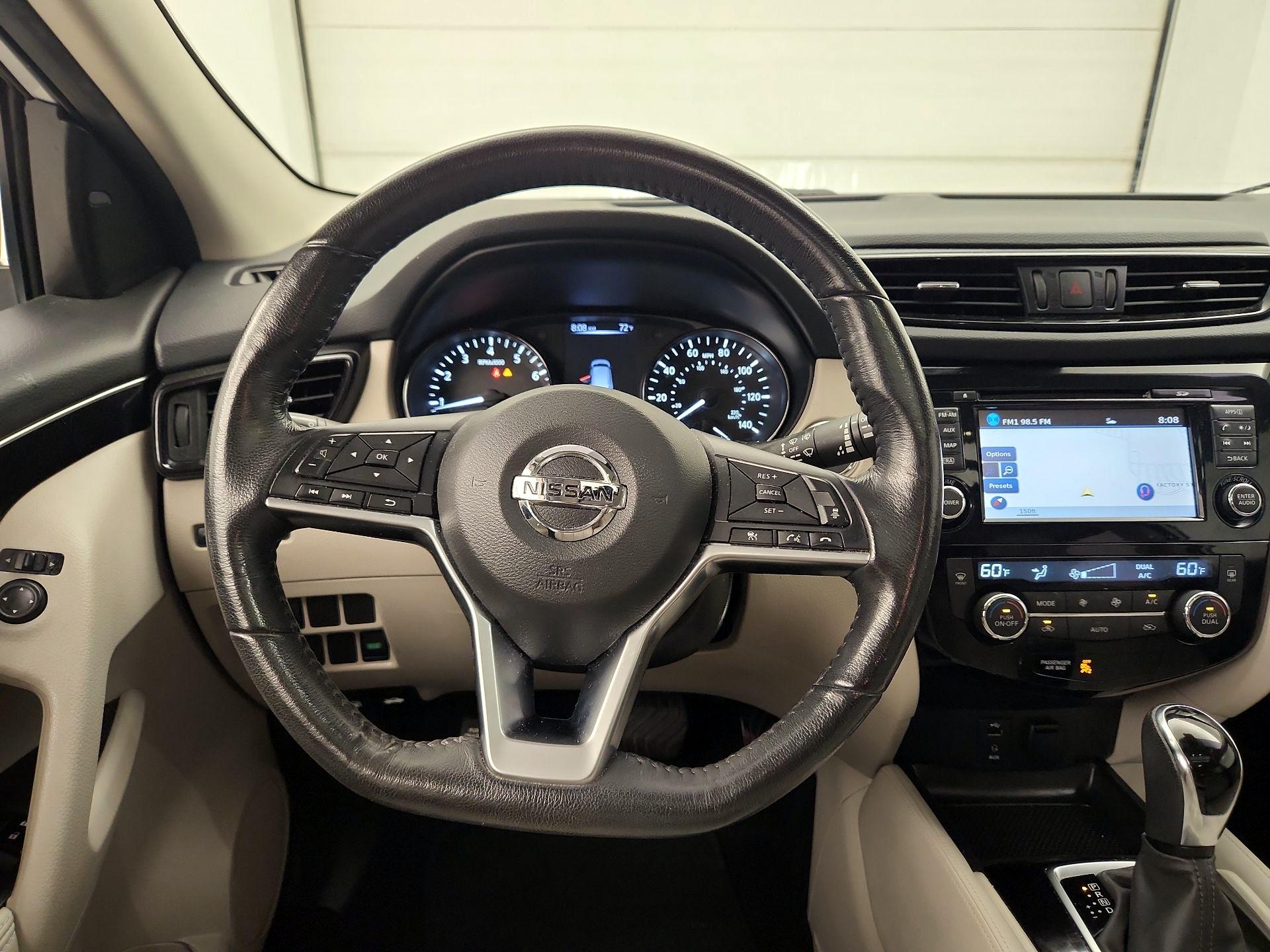 Thumbnail: 2018 Nissan Rogue Sport - 10