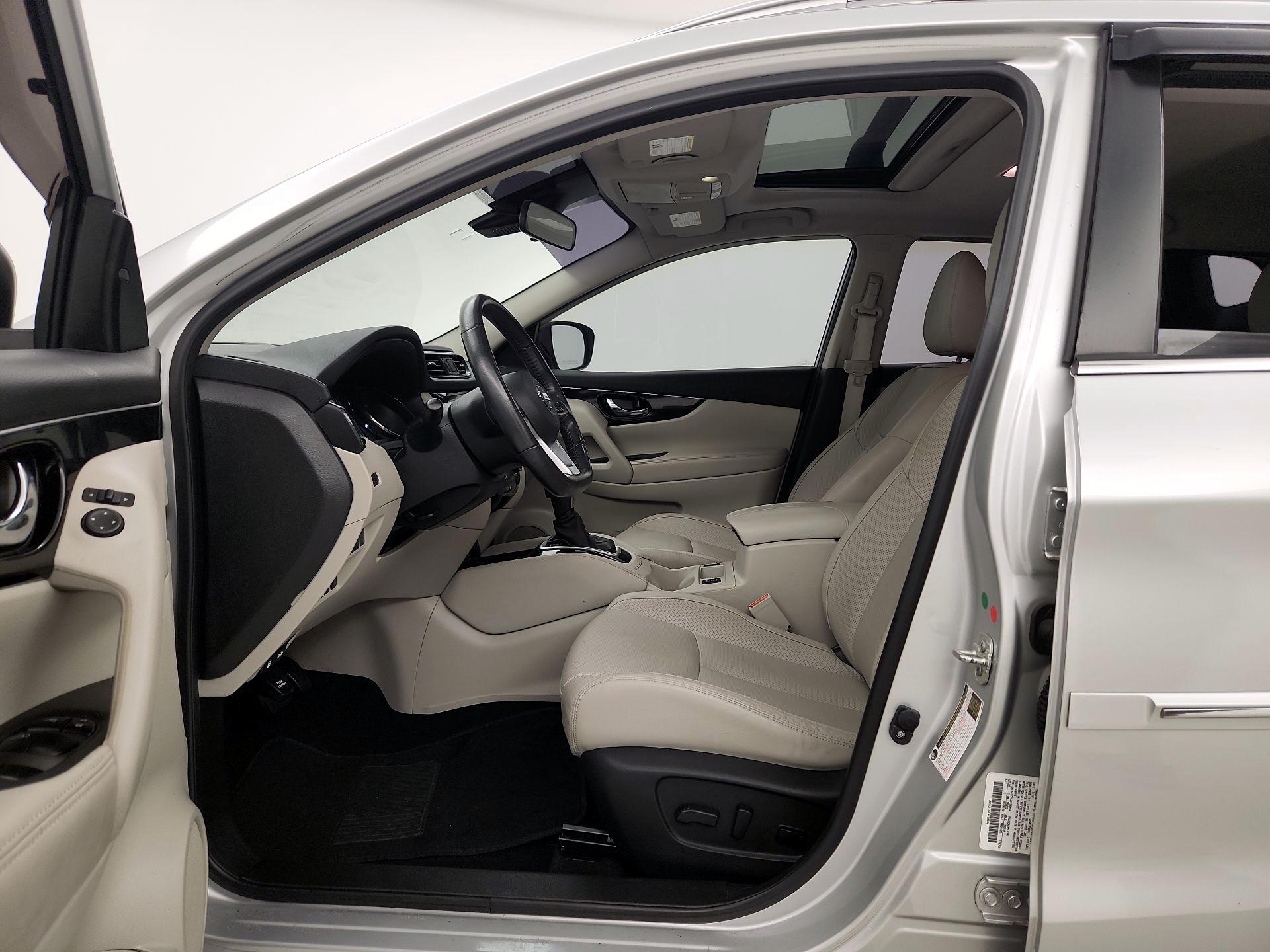 Thumbnail: 2018 Nissan Rogue Sport - 11