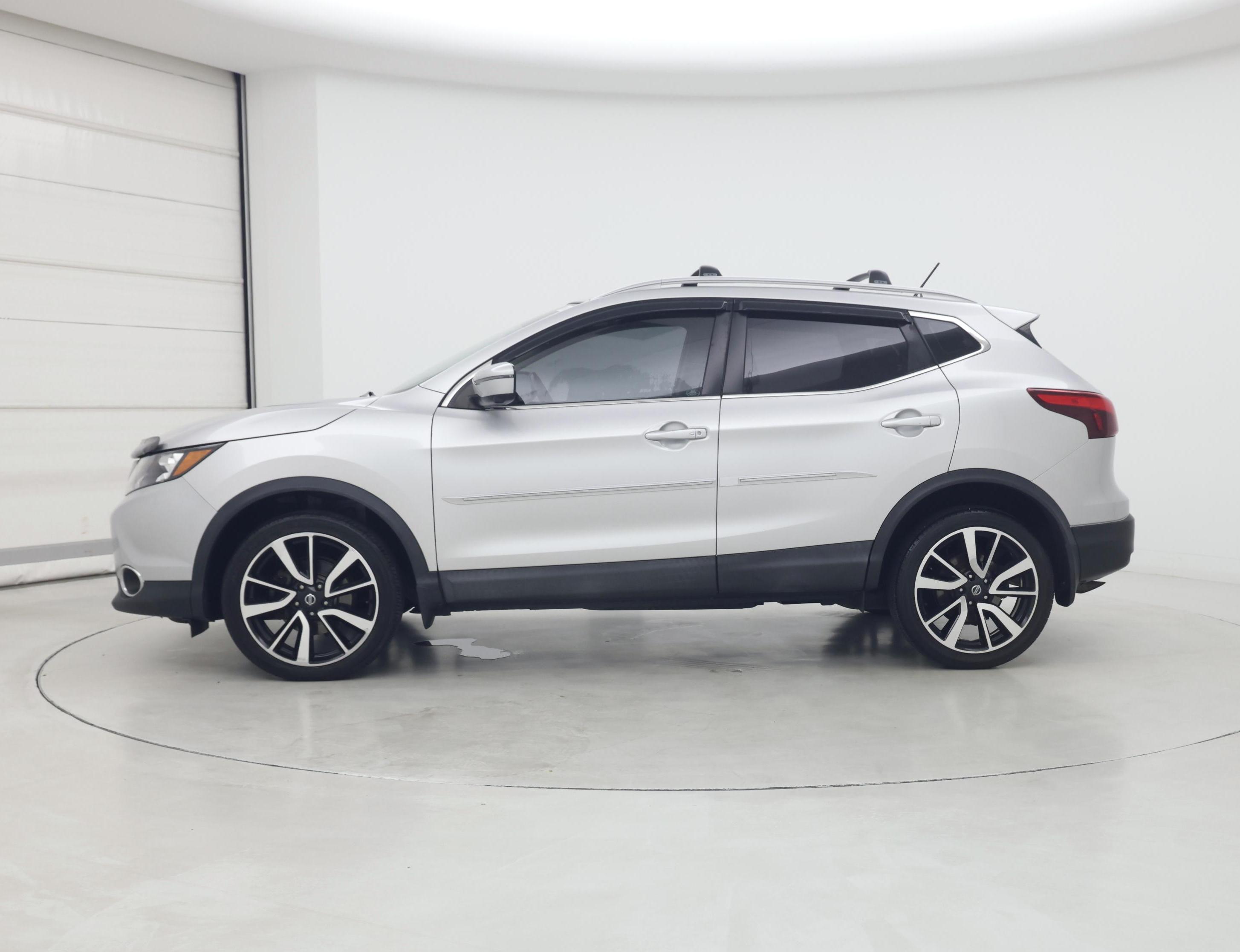 Thumbnail: 2018 Nissan Rogue Sport - 3