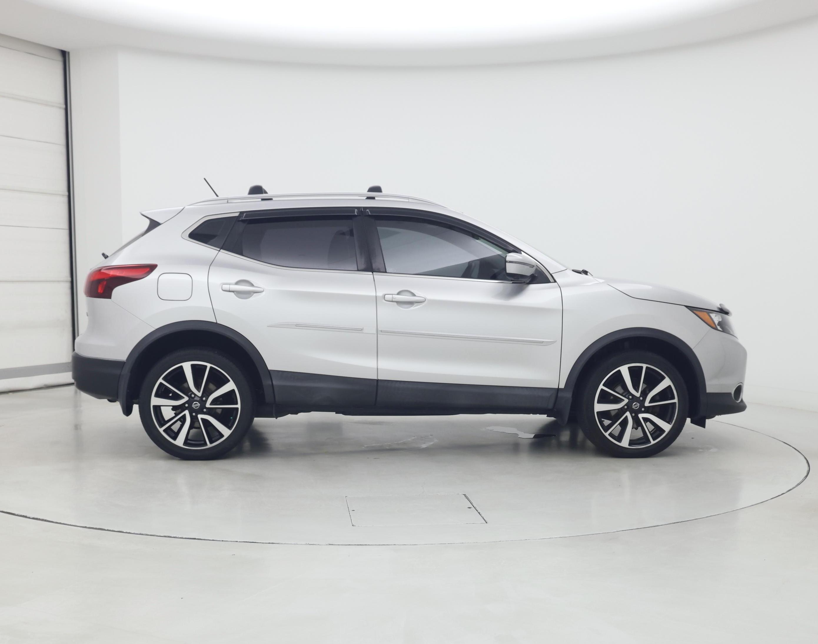 Thumbnail: 2018 Nissan Rogue Sport - 7