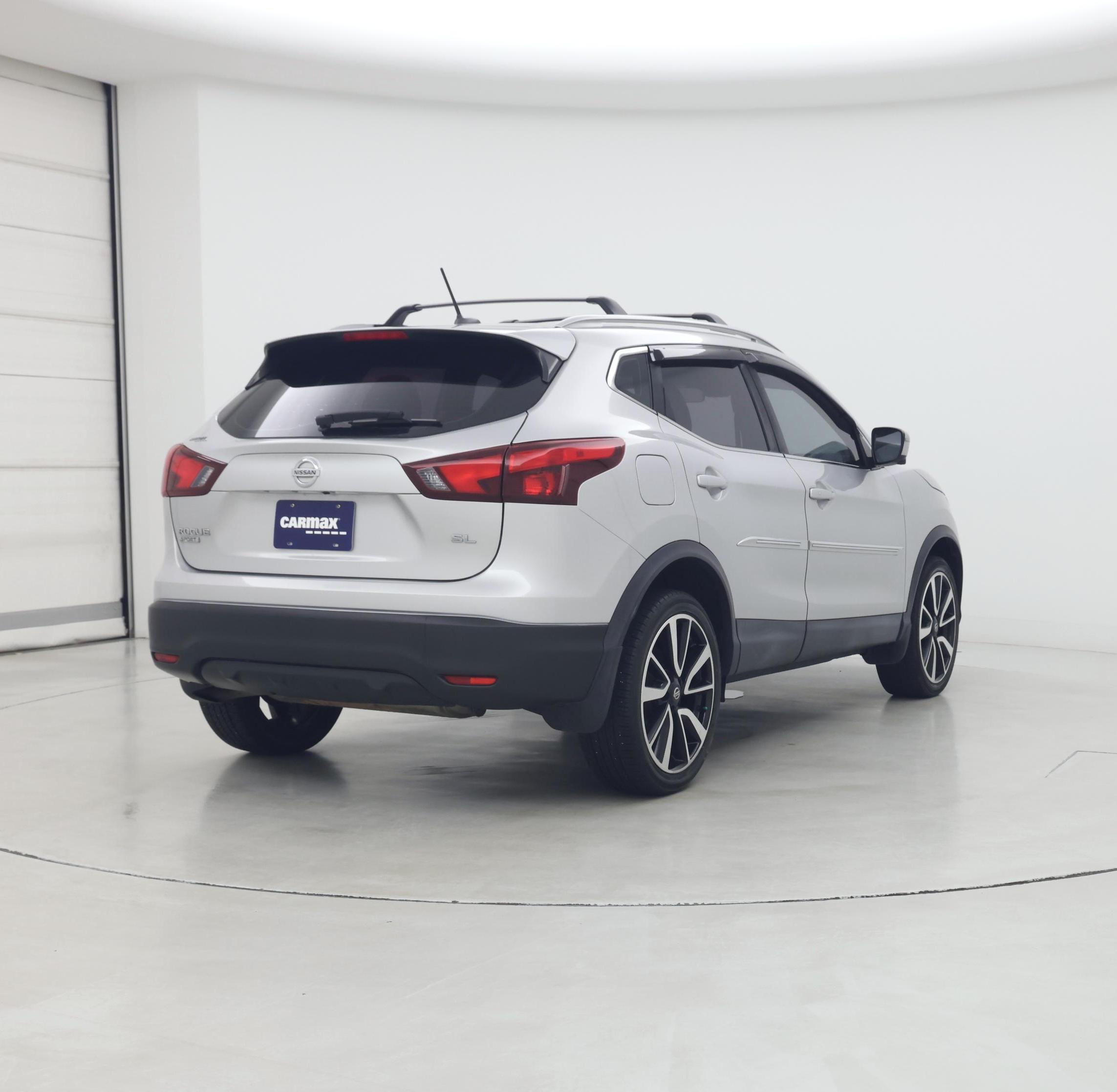 Thumbnail: 2018 Nissan Rogue Sport - 8