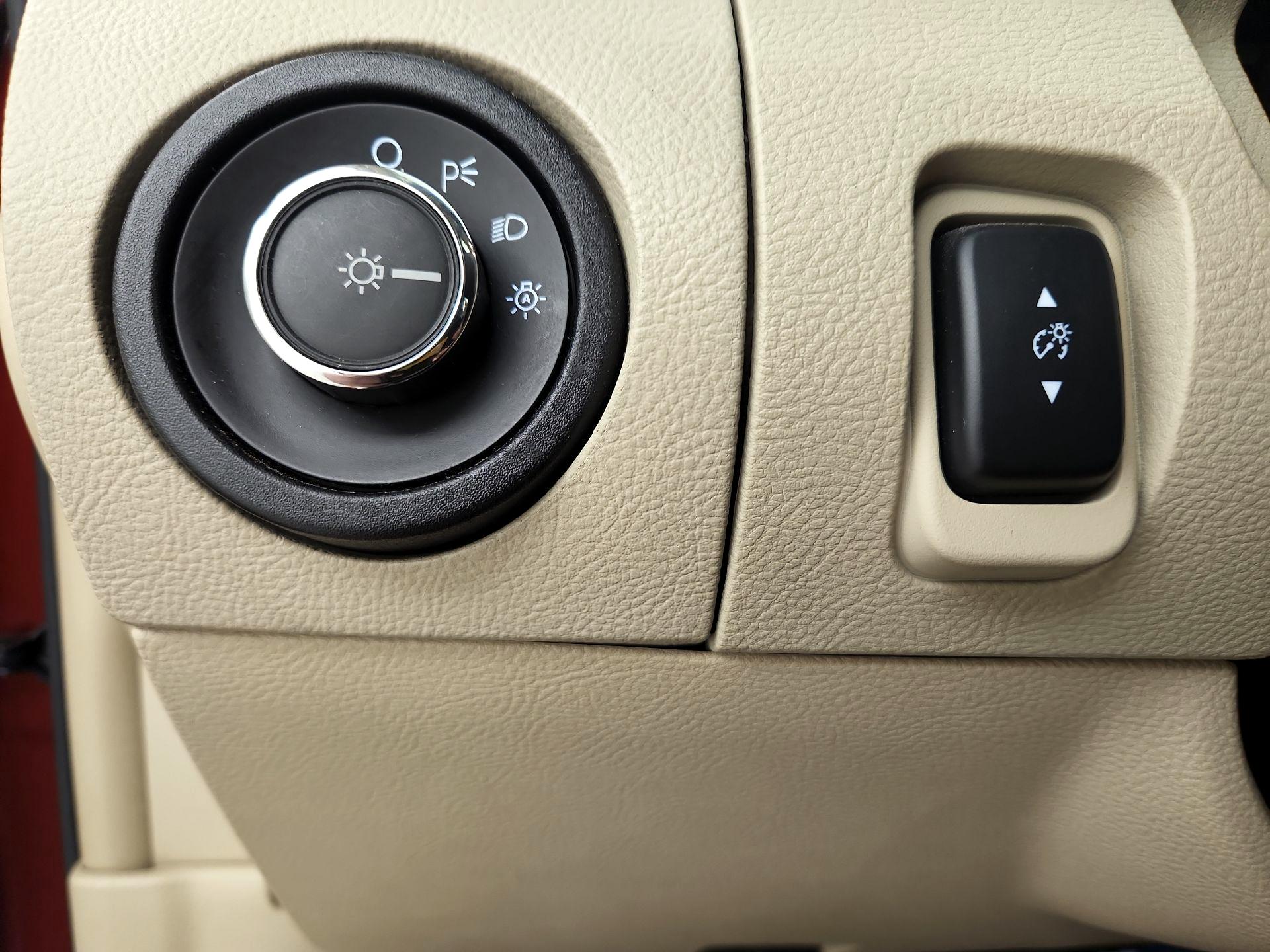 Thumbnail: 2014 Ford Taurus - 13