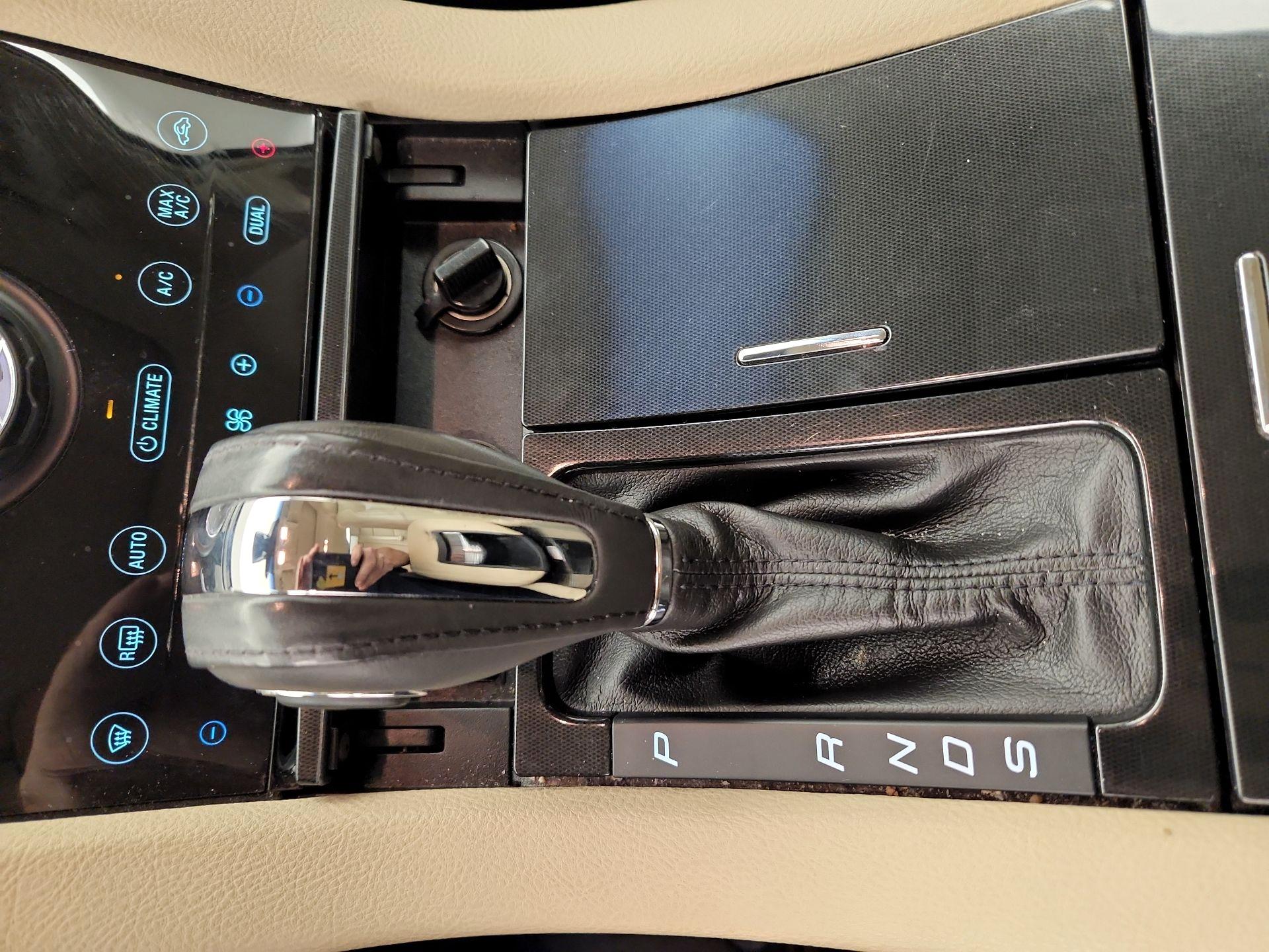 Thumbnail: 2014 Ford Taurus - 18