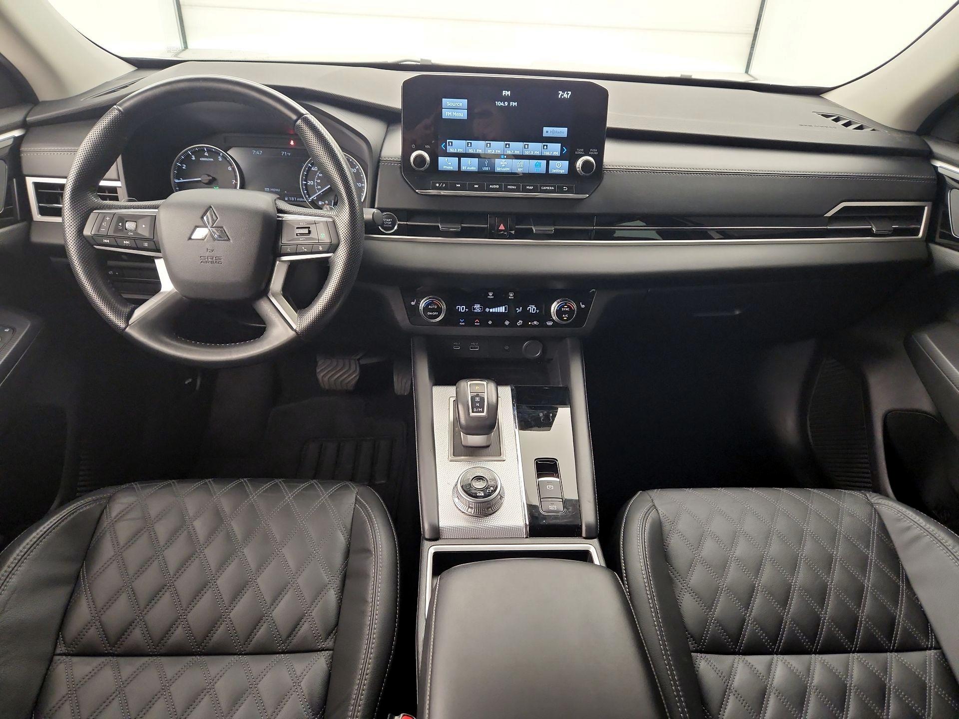 Thumbnail: 2022 Mitsubishi Outlander - 9