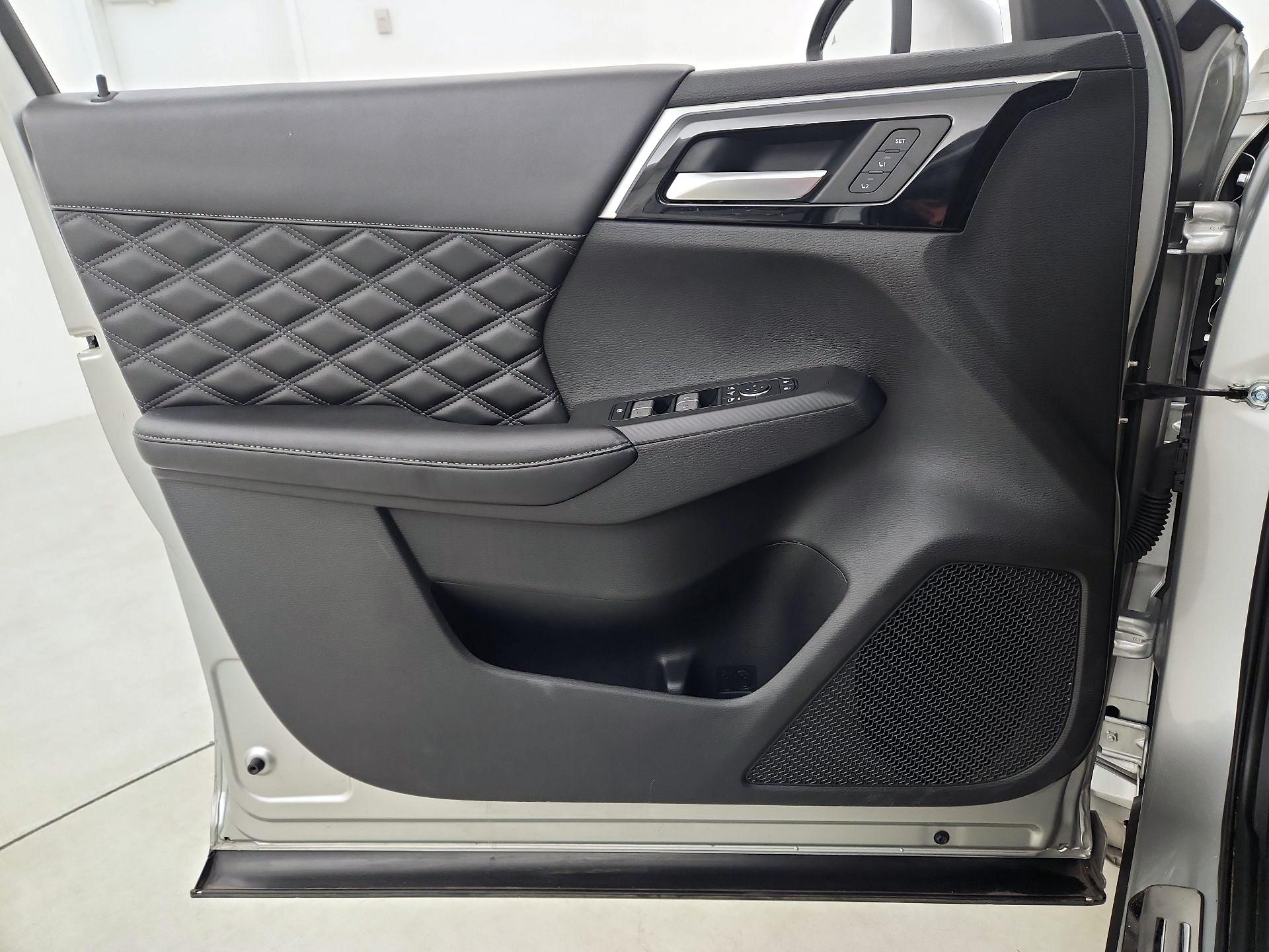 Thumbnail: 2022 Mitsubishi Outlander - 12