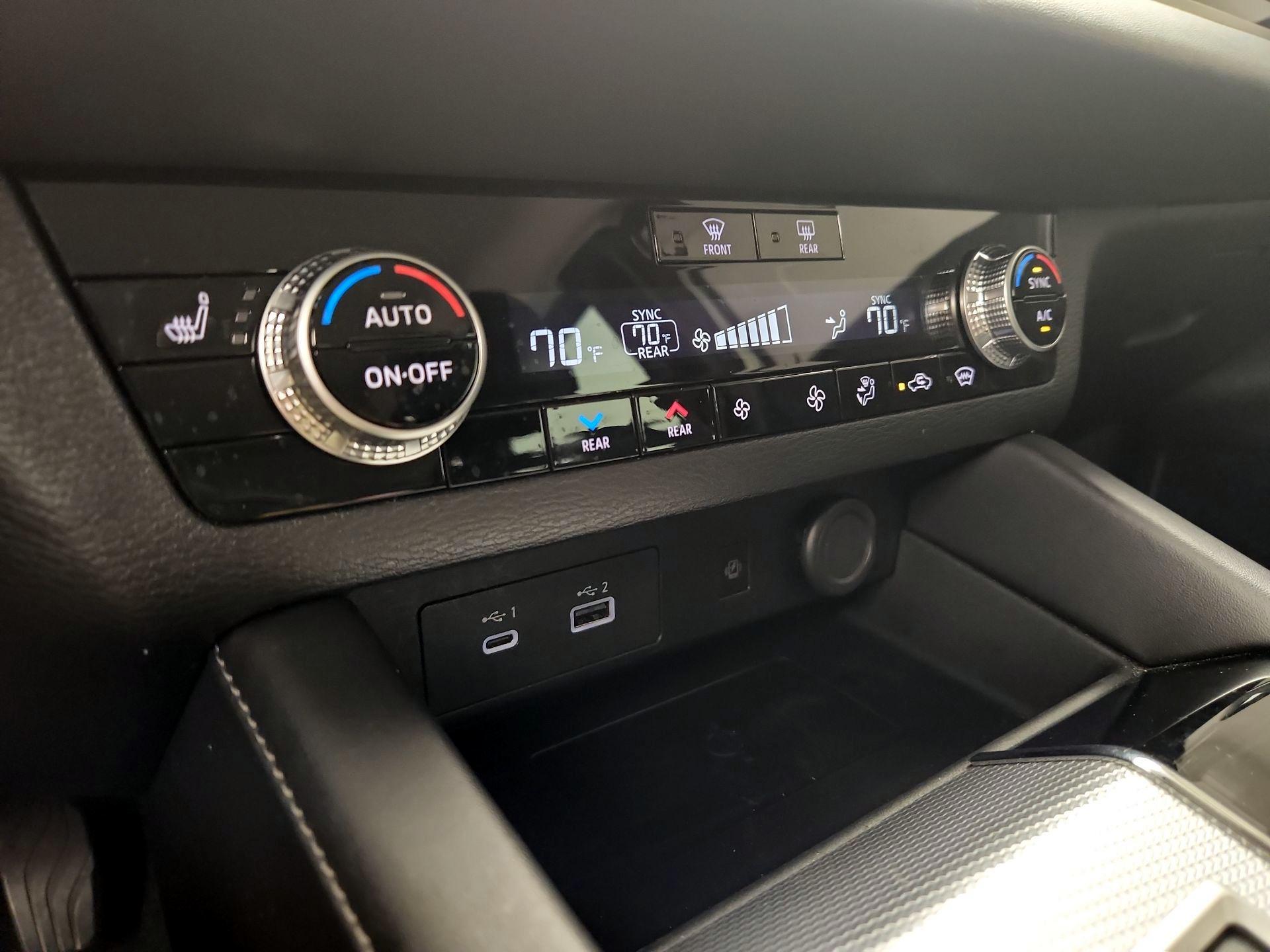 Thumbnail: 2022 Mitsubishi Outlander - 16