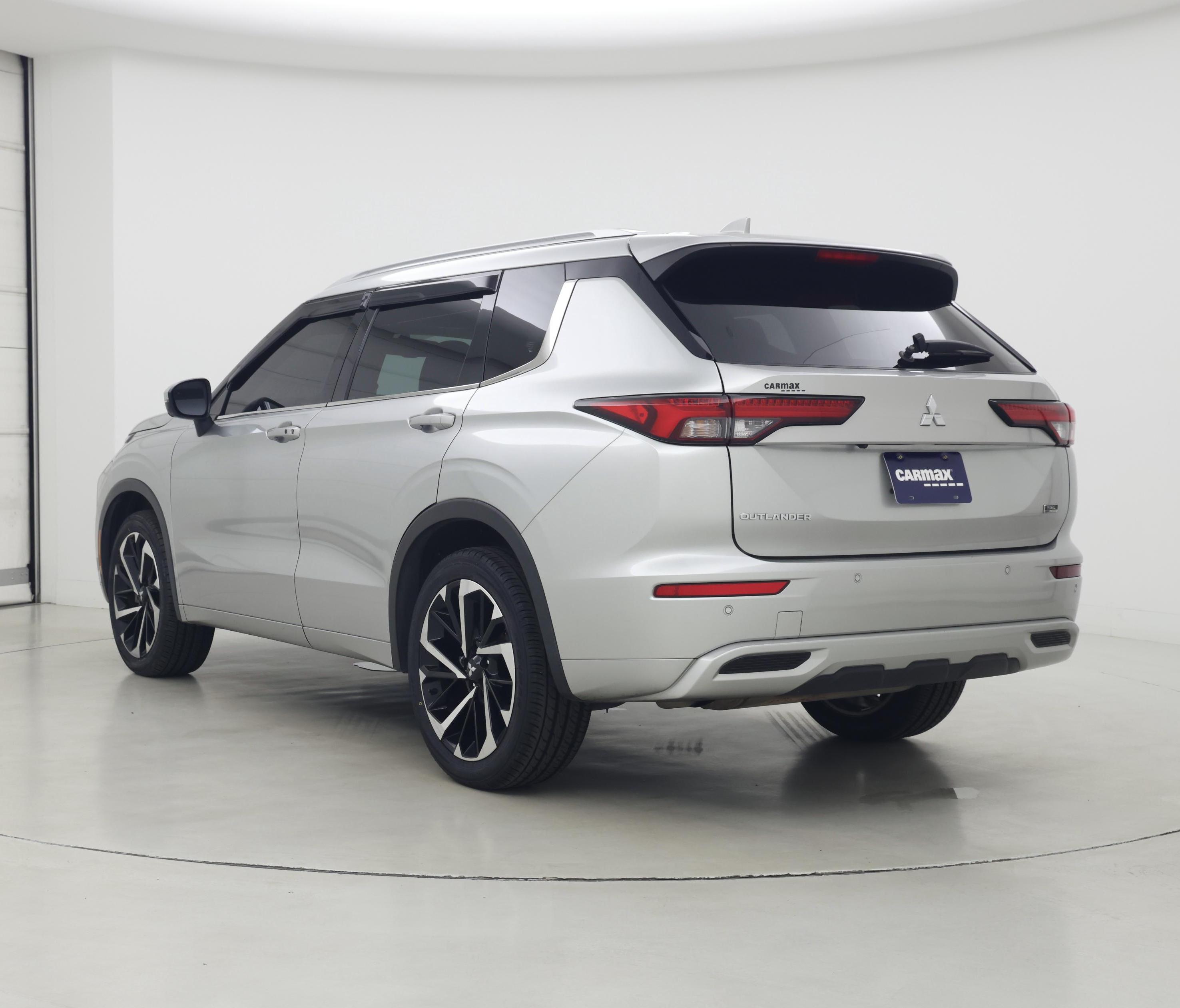 Thumbnail: 2022 Mitsubishi Outlander - 2