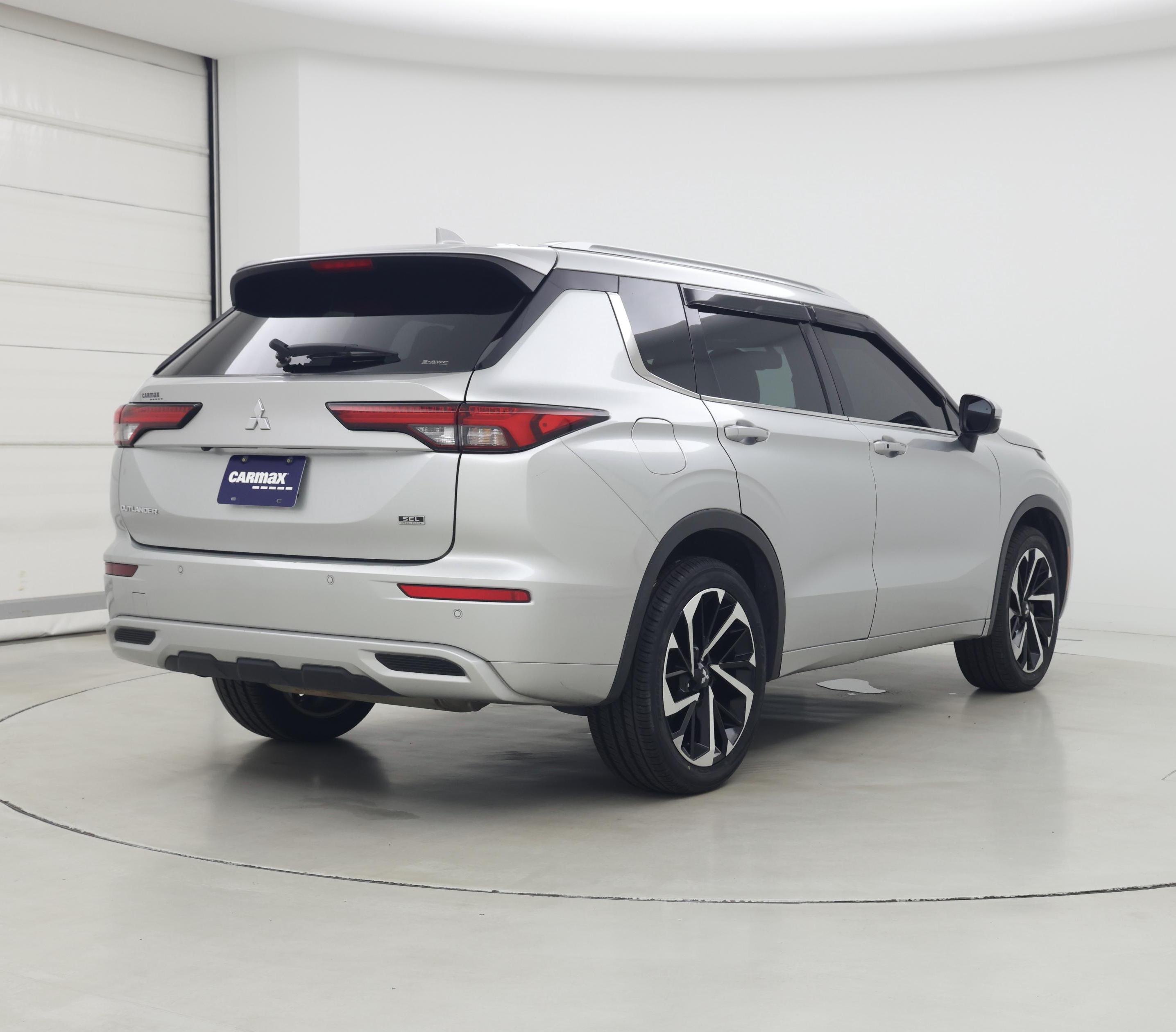 Thumbnail: 2022 Mitsubishi Outlander - 8