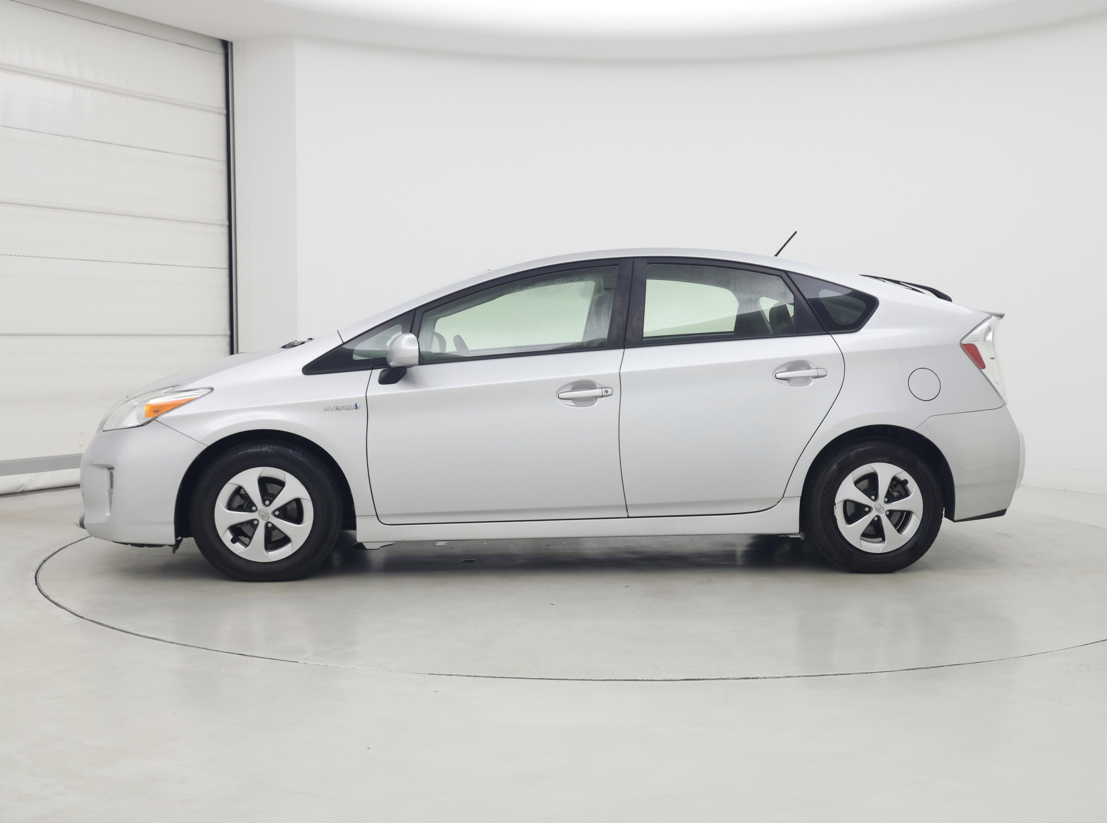 Thumbnail: 2015 Toyota Prius - 3