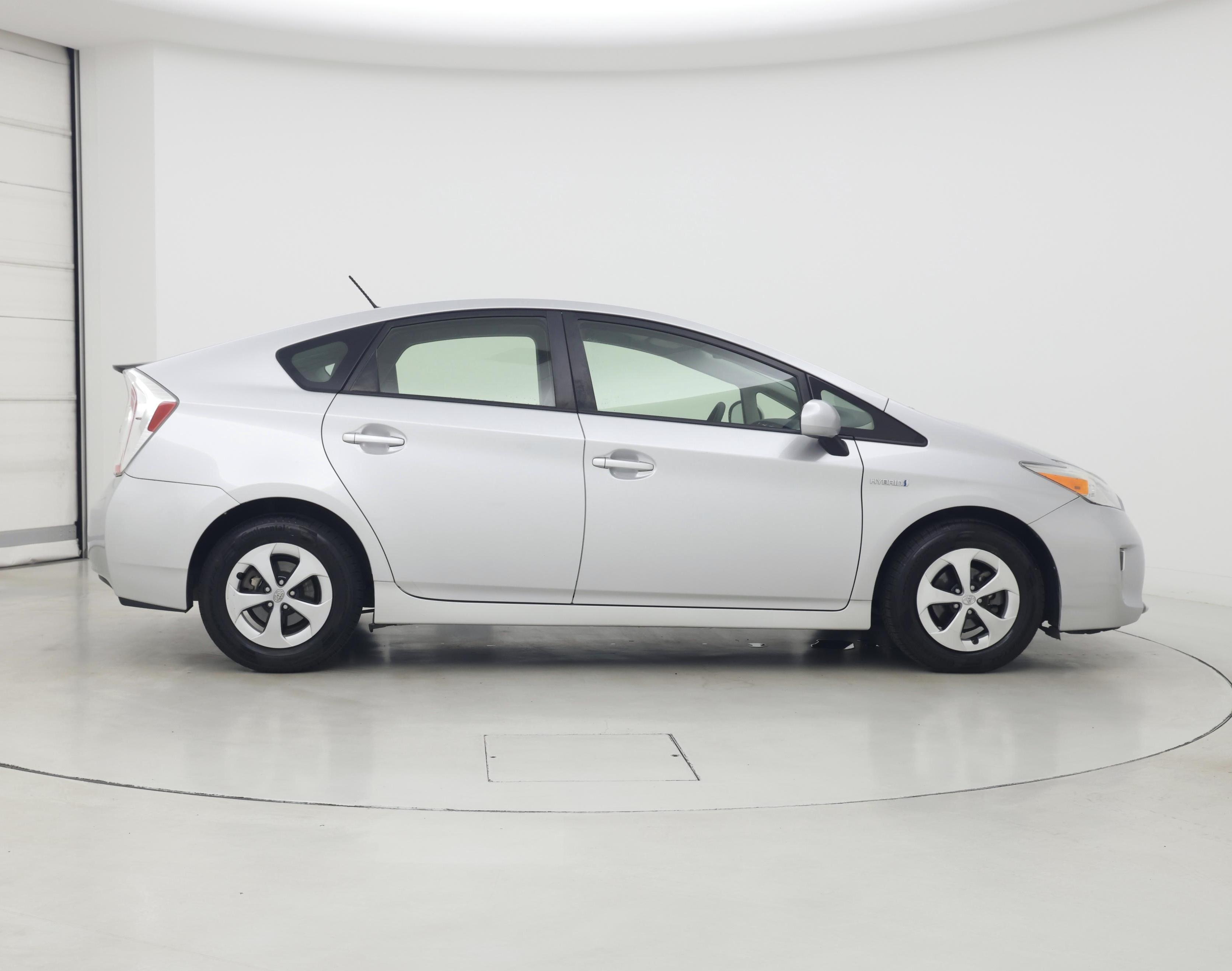 Thumbnail: 2015 Toyota Prius - 7