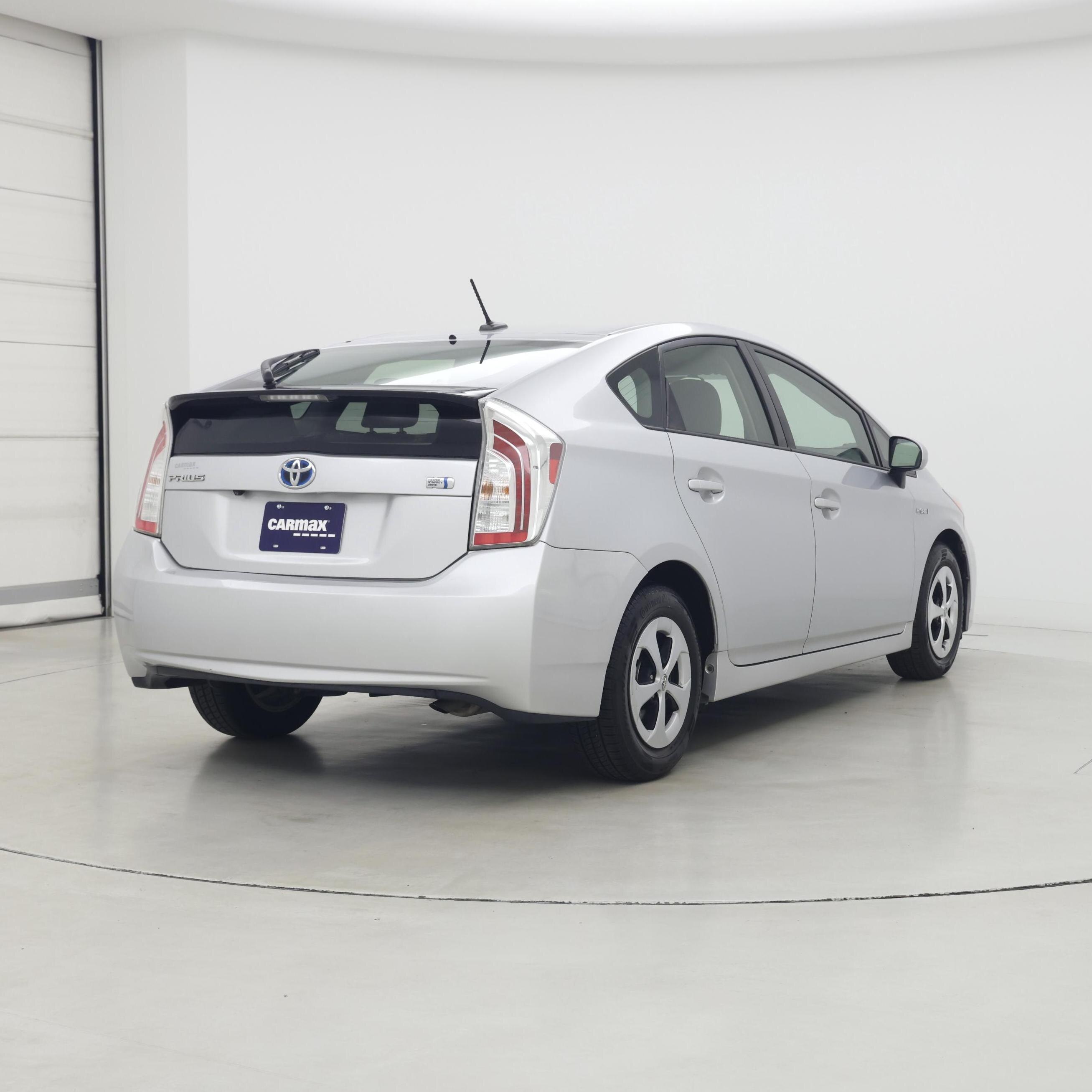 Thumbnail: 2015 Toyota Prius - 8